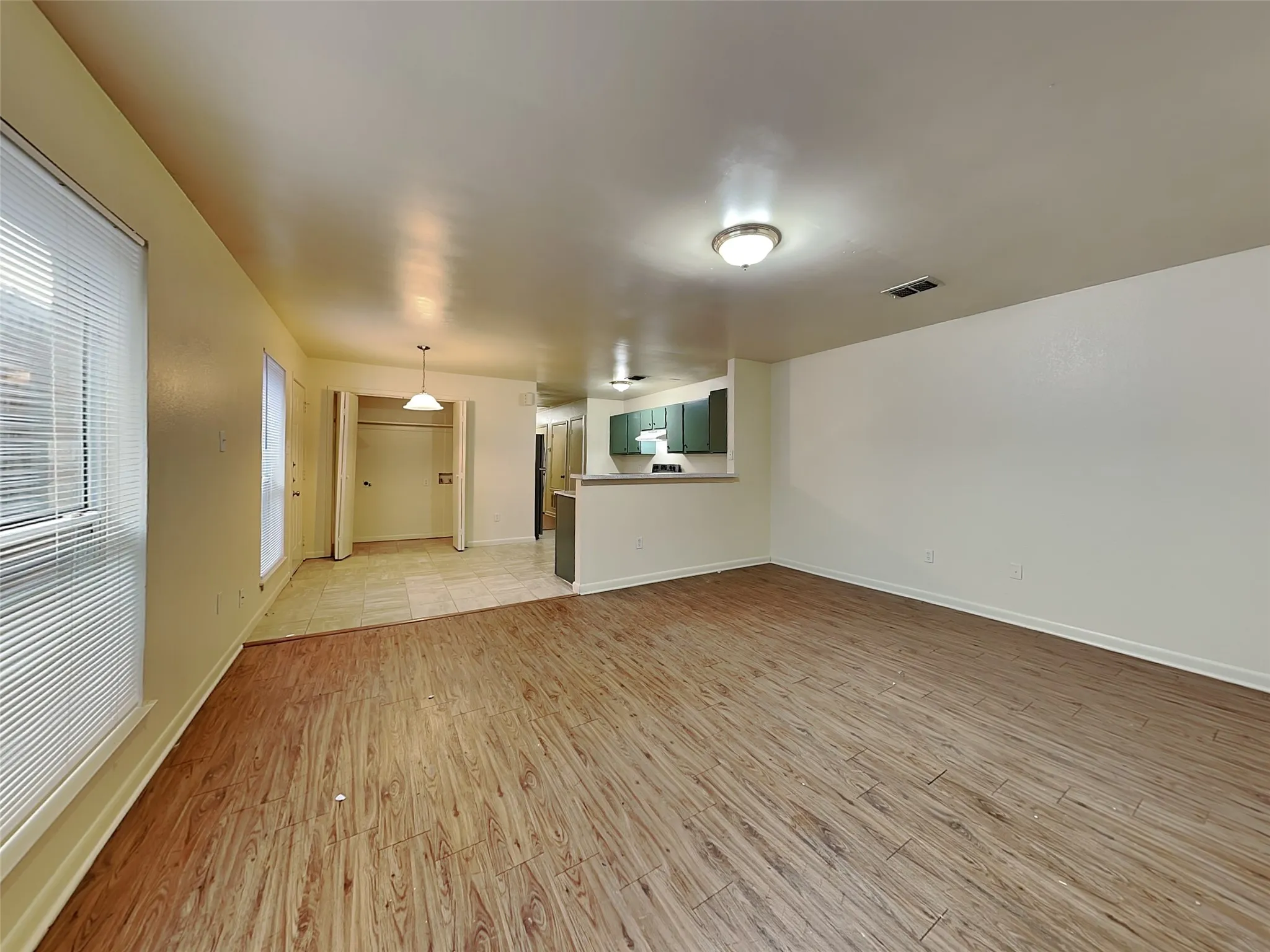 Single Family Residence For Rent in Tarrant County , 2955 Loving Avenue, Fort Worth, Texas 76106, 3 Bedroom, 2 Bathroom, Garage spaces, 2,256 Sqft, built in 2004, mls#21344271, Real Estate Agent in Fort Worth, Homes For Rent in Tarrant county, Homes For Rent in Fort Worth, Realtor in Fort Worth Texas, Real Estate Brokerage Independent Realty Texas, Luminita Cordes Realtor