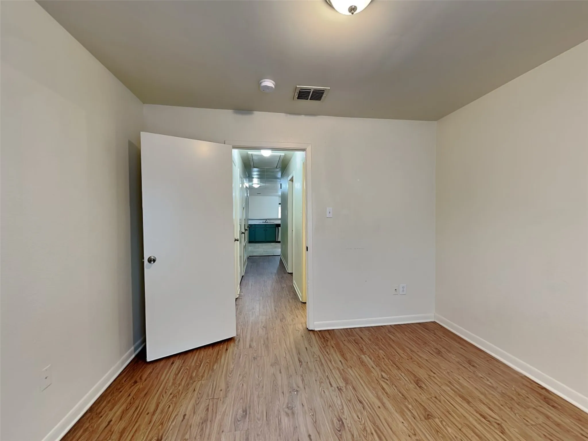 Single Family Residence For Rent in Tarrant County , 2955 Loving Avenue, Fort Worth, Texas 76106, 3 Bedroom, 2 Bathroom, Garage spaces, 2,256 Sqft, built in 2004, mls#21344271, Real Estate Agent in Fort Worth, Homes For Rent in Tarrant county, Homes For Rent in Fort Worth, Realtor in Fort Worth Texas, Real Estate Brokerage Independent Realty Texas, Luminita Cordes Realtor