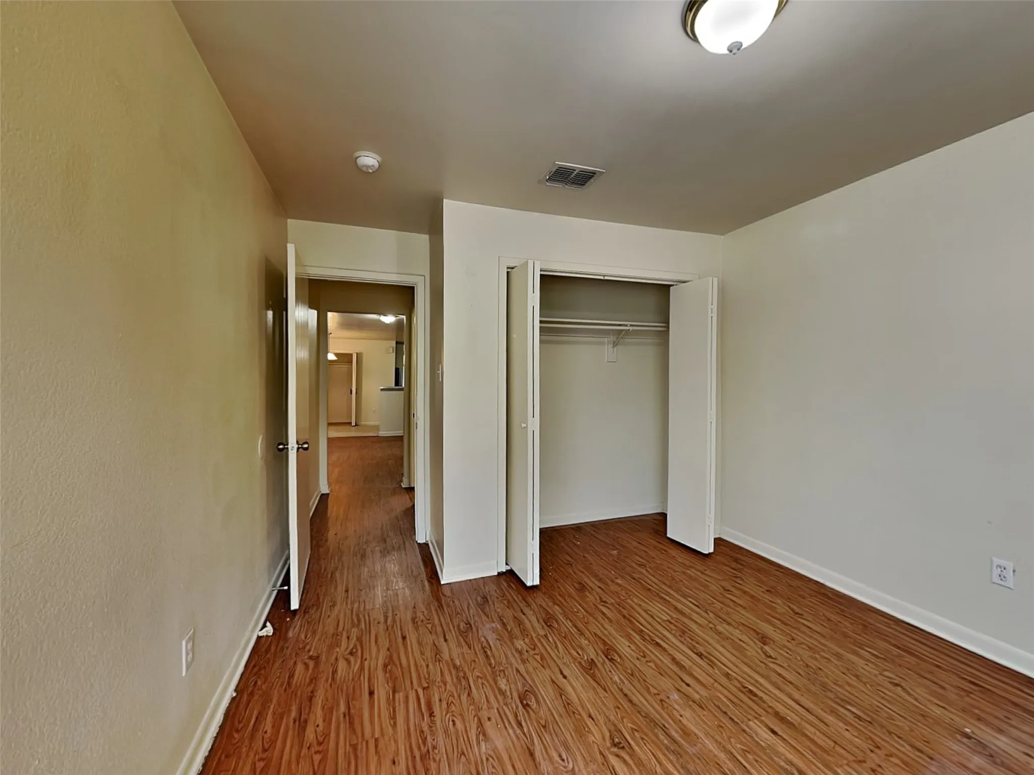 Single Family Residence For Rent in Tarrant County , 2955 Loving Avenue, Fort Worth, Texas 76106, 3 Bedroom, 2 Bathroom, Garage spaces, 2,256 Sqft, built in 2004, mls#21344271, Real Estate Agent in Fort Worth, Homes For Rent in Tarrant county, Homes For Rent in Fort Worth, Realtor in Fort Worth Texas, Real Estate Brokerage Independent Realty Texas, Luminita Cordes Realtor
