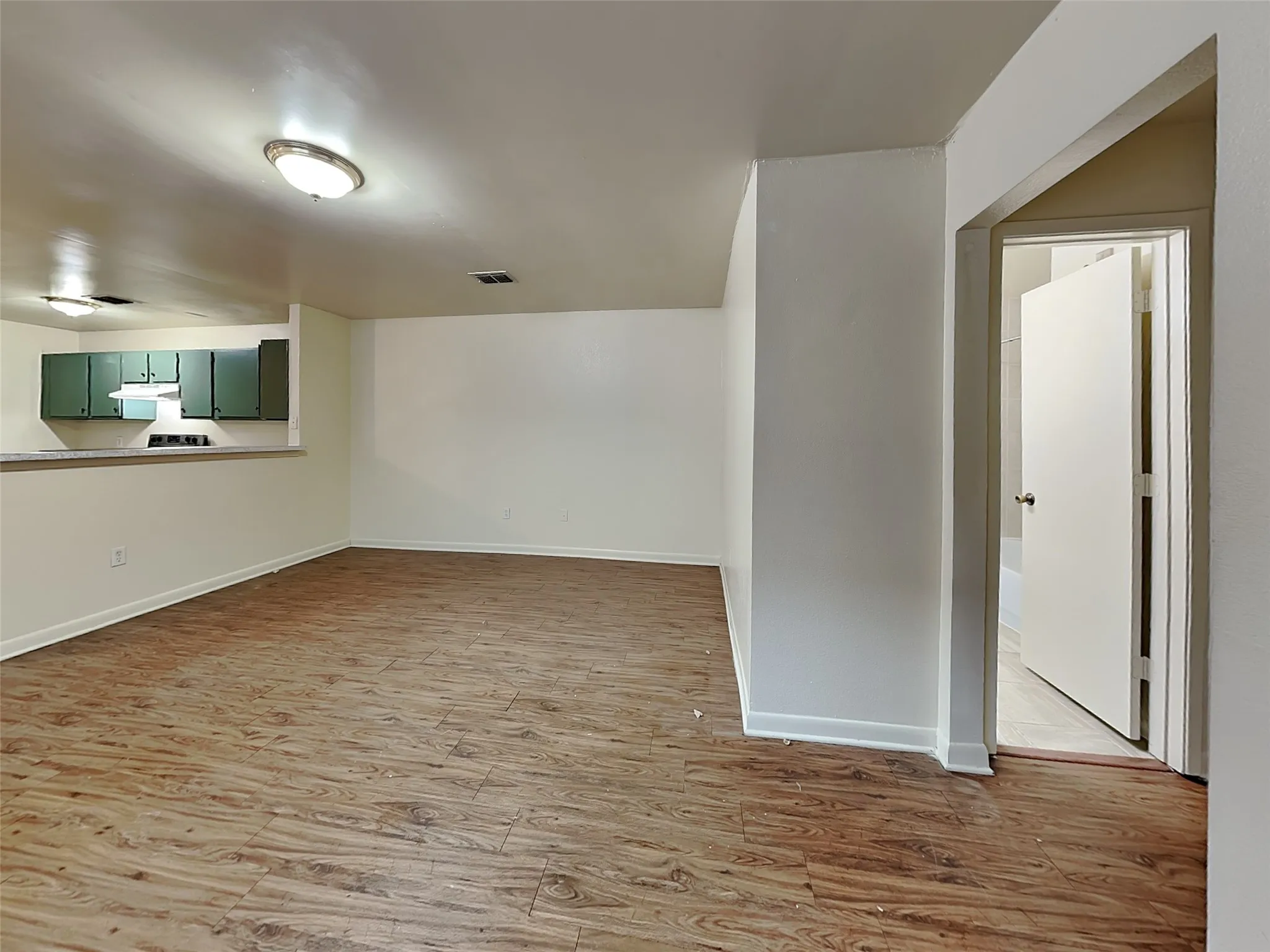 Single Family Residence For Rent in Tarrant County , 2955 Loving Avenue, Fort Worth, Texas 76106, 3 Bedroom, 2 Bathroom, Garage spaces, 2,256 Sqft, built in 2004, mls#21344271, Real Estate Agent in Fort Worth, Homes For Rent in Tarrant county, Homes For Rent in Fort Worth, Realtor in Fort Worth Texas, Real Estate Brokerage Independent Realty Texas, Luminita Cordes Realtor