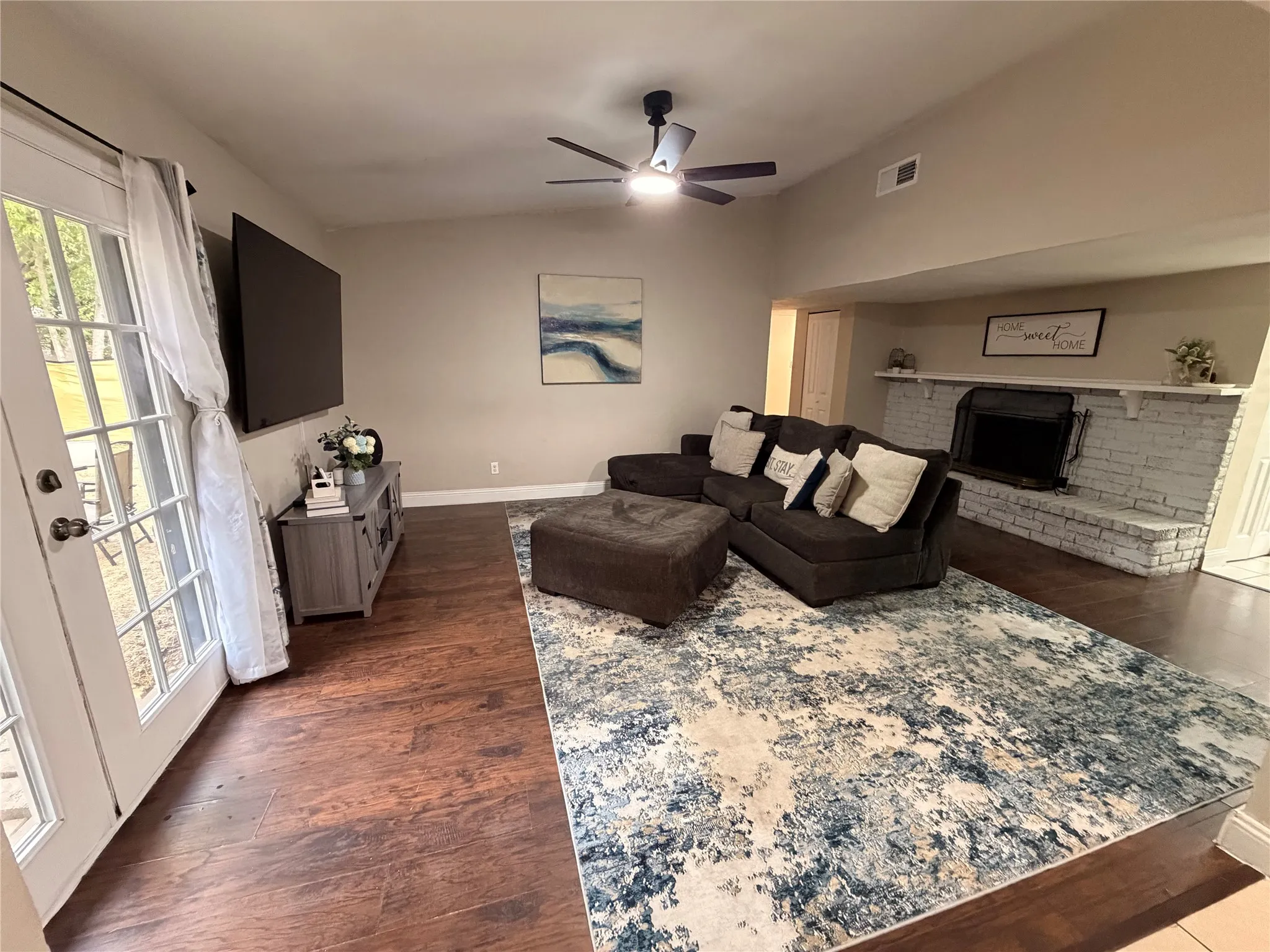 Single Family Residence For Sale in Tarrant County , 1224 Whittenburg Drive, Fort Worth, Texas 76134, 3 Bedroom, 2 Bathroom, 2 Garage spaces, 1,372 Sqft, built in 1978, mls#21345464, Real Estate Agent in Fort Worth, Homes For Sale in Tarrant county, Homes For Sale in Fort Worth, Realtor in Fort Worth Texas, Real Estate Brokerage Independent Realty Texas, Luminita Cordes Realtor