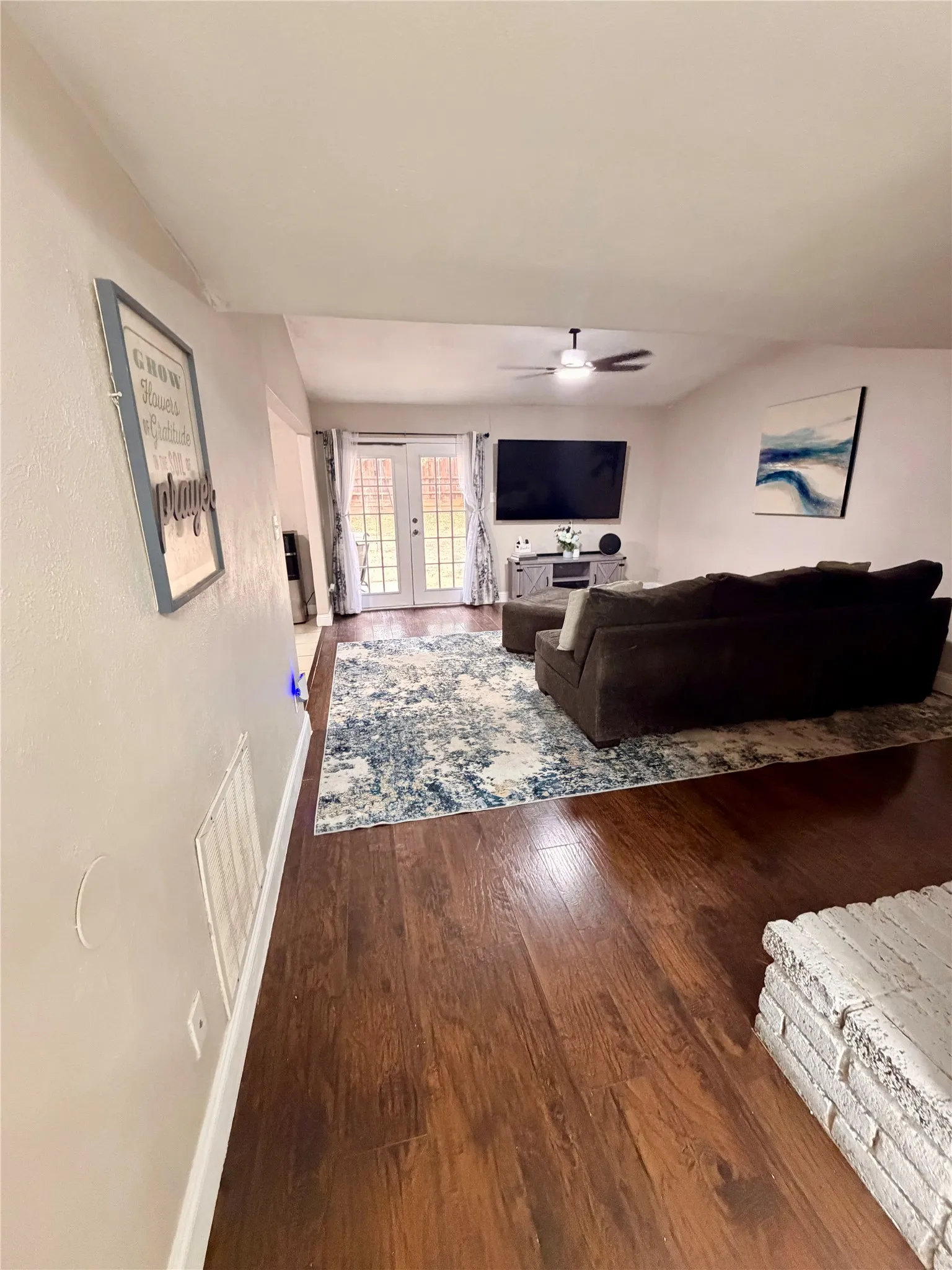 Single Family Residence For Sale in Tarrant County , 1224 Whittenburg Drive, Fort Worth, Texas 76134, 3 Bedroom, 2 Bathroom, 2 Garage spaces, 1,372 Sqft, built in 1978, mls#21345464, Real Estate Agent in Fort Worth, Homes For Sale in Tarrant county, Homes For Sale in Fort Worth, Realtor in Fort Worth Texas, Real Estate Brokerage Independent Realty Texas, Luminita Cordes Realtor