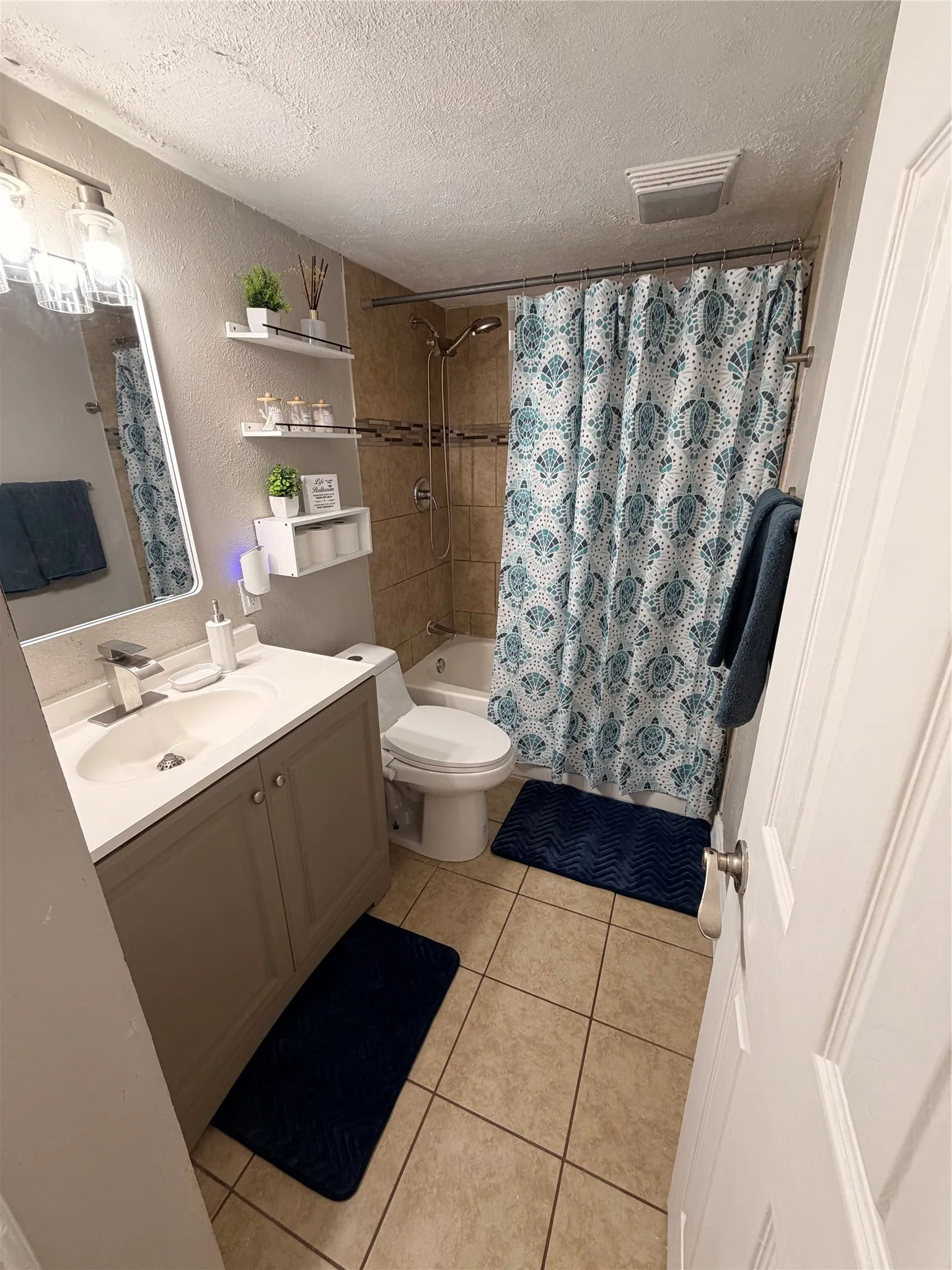 Single Family Residence For Sale in Tarrant County , 1224 Whittenburg Drive, Fort Worth, Texas 76134, 3 Bedroom, 2 Bathroom, 2 Garage spaces, 1,372 Sqft, built in 1978, mls#21345464, Real Estate Agent in Fort Worth, Homes For Sale in Tarrant county, Homes For Sale in Fort Worth, Realtor in Fort Worth Texas, Real Estate Brokerage Independent Realty Texas, Luminita Cordes Realtor