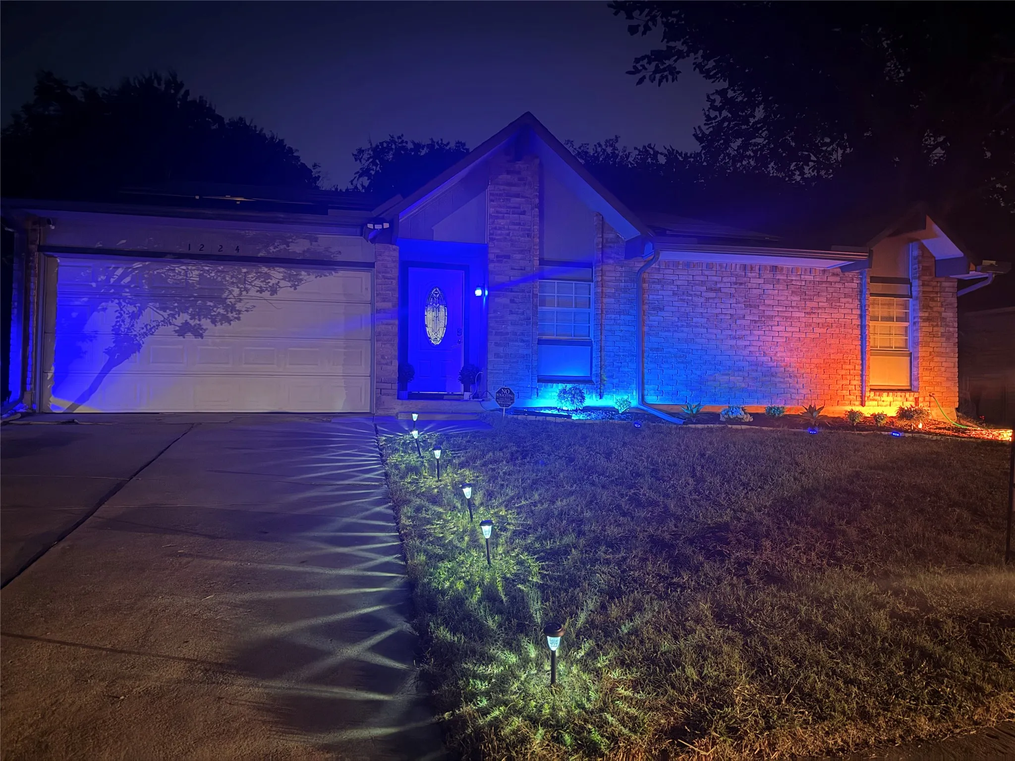Single Family Residence For Sale in Tarrant County , 1224 Whittenburg Drive, Fort Worth, Texas 76134, 3 Bedroom, 2 Bathroom, 2 Garage spaces, 1,372 Sqft, built in 1978, mls#21345464, Real Estate Agent in Fort Worth, Homes For Sale in Tarrant county, Homes For Sale in Fort Worth, Realtor in Fort Worth Texas, Real Estate Brokerage Independent Realty Texas, Luminita Cordes Realtor
