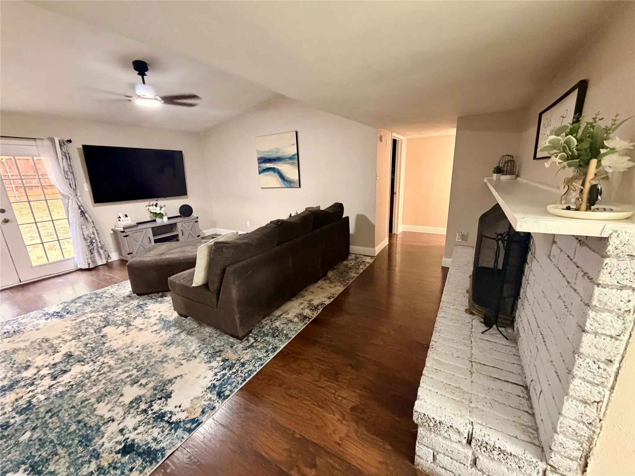 Single Family Residence For Sale in Tarrant County , 1224 Whittenburg Drive, Fort Worth, Texas 76134, 3 Bedroom, 2 Bathroom, 2 Garage spaces, 1,372 Sqft, built in 1978, mls#21345464, Real Estate Agent in Fort Worth, Homes For Sale in Tarrant county, Homes For Sale in Fort Worth, Realtor in Fort Worth Texas, Real Estate Brokerage Independent Realty Texas, Luminita Cordes Realtor