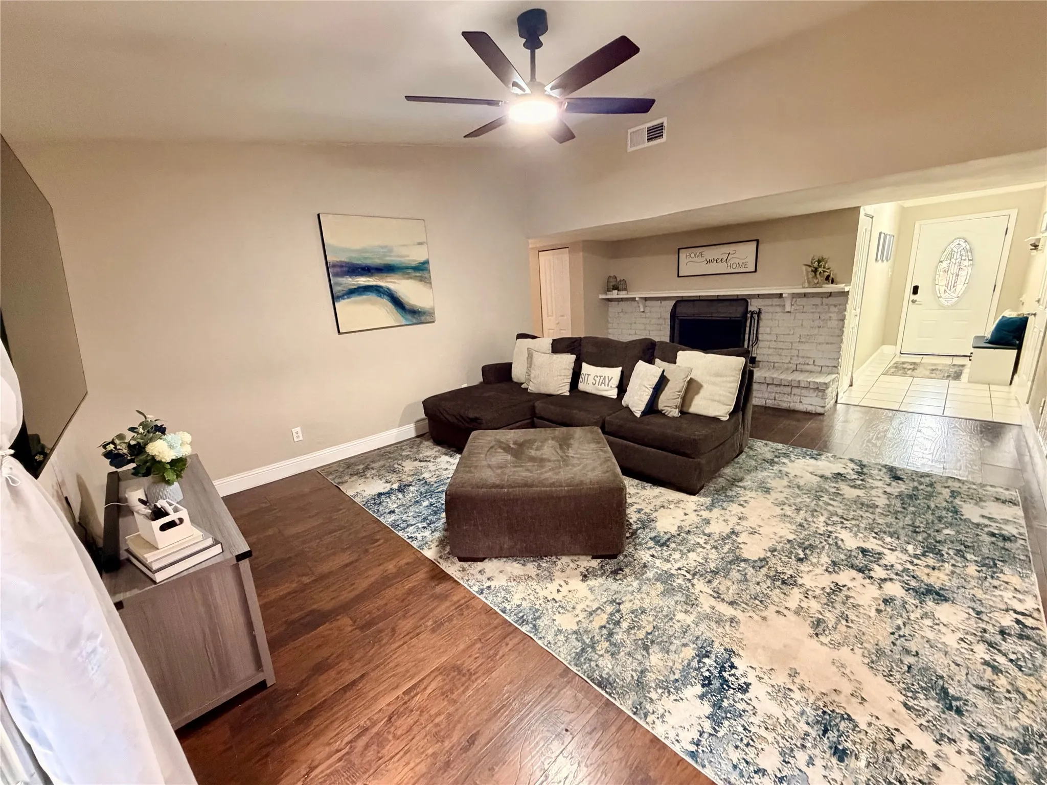 Single Family Residence For Sale in Tarrant County , 1224 Whittenburg Drive, Fort Worth, Texas 76134, 3 Bedroom, 2 Bathroom, 2 Garage spaces, 1,372 Sqft, built in 1978, mls#21345464, Real Estate Agent in Fort Worth, Homes For Sale in Tarrant county, Homes For Sale in Fort Worth, Realtor in Fort Worth Texas, Real Estate Brokerage Independent Realty Texas, Luminita Cordes Realtor