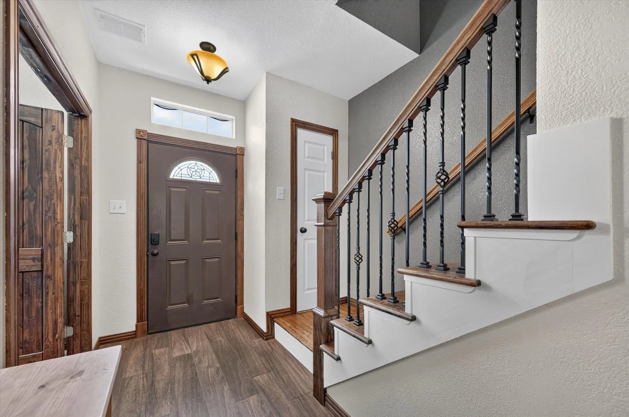Single Family Residence For Sale in Denton County , 16157 Cowboy Trail, Fort Worth, Texas 76247, 4 Bedroom, 3 Bathroom, 2 Garage spaces, 2,611 Sqft, built in 2002, mls#21345462, Real Estate Agent in Fort Worth, Homes For Sale in Denton county, Homes For Sale in Fort Worth, Realtor in Fort Worth Texas, Real Estate Brokerage Independent Realty Texas, Luminita Cordes Realtor