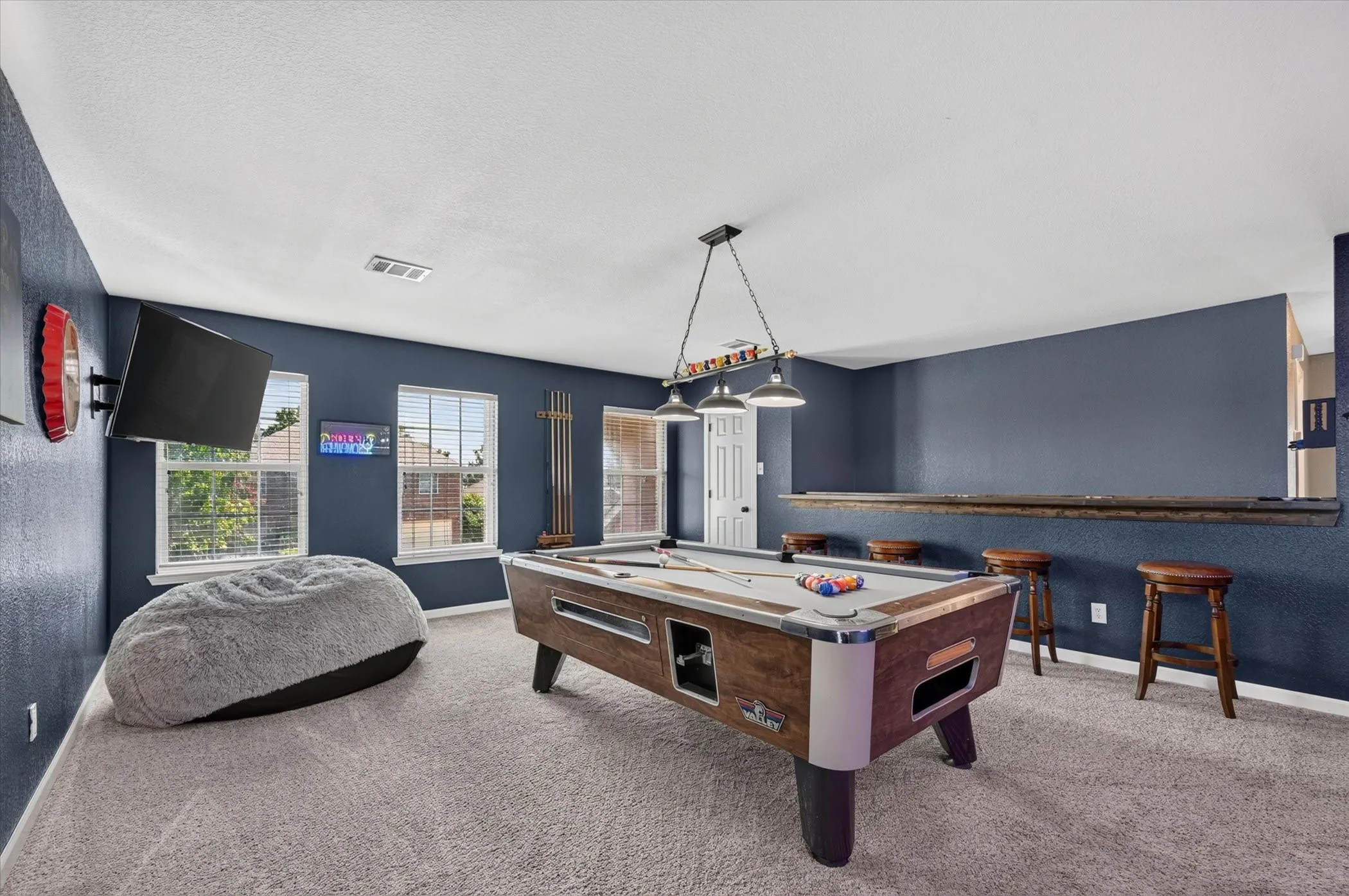 Single Family Residence For Sale in Denton County , 16157 Cowboy Trail, Fort Worth, Texas 76247, 4 Bedroom, 3 Bathroom, 2 Garage spaces, 2,611 Sqft, built in 2002, mls#21345462, Real Estate Agent in Fort Worth, Homes For Sale in Denton county, Homes For Sale in Fort Worth, Realtor in Fort Worth Texas, Real Estate Brokerage Independent Realty Texas, Luminita Cordes Realtor