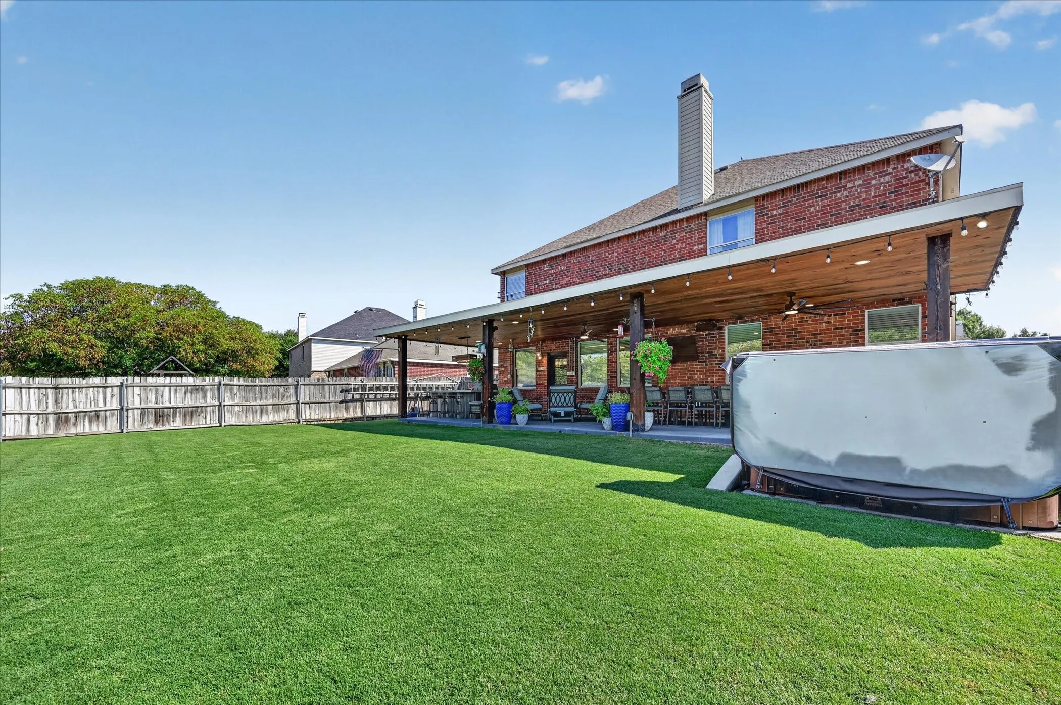 Single Family Residence For Sale in Denton County , 16157 Cowboy Trail, Fort Worth, Texas 76247, 4 Bedroom, 3 Bathroom, 2 Garage spaces, 2,611 Sqft, built in 2002, mls#21345462, Real Estate Agent in Fort Worth, Homes For Sale in Denton county, Homes For Sale in Fort Worth, Realtor in Fort Worth Texas, Real Estate Brokerage Independent Realty Texas, Luminita Cordes Realtor
