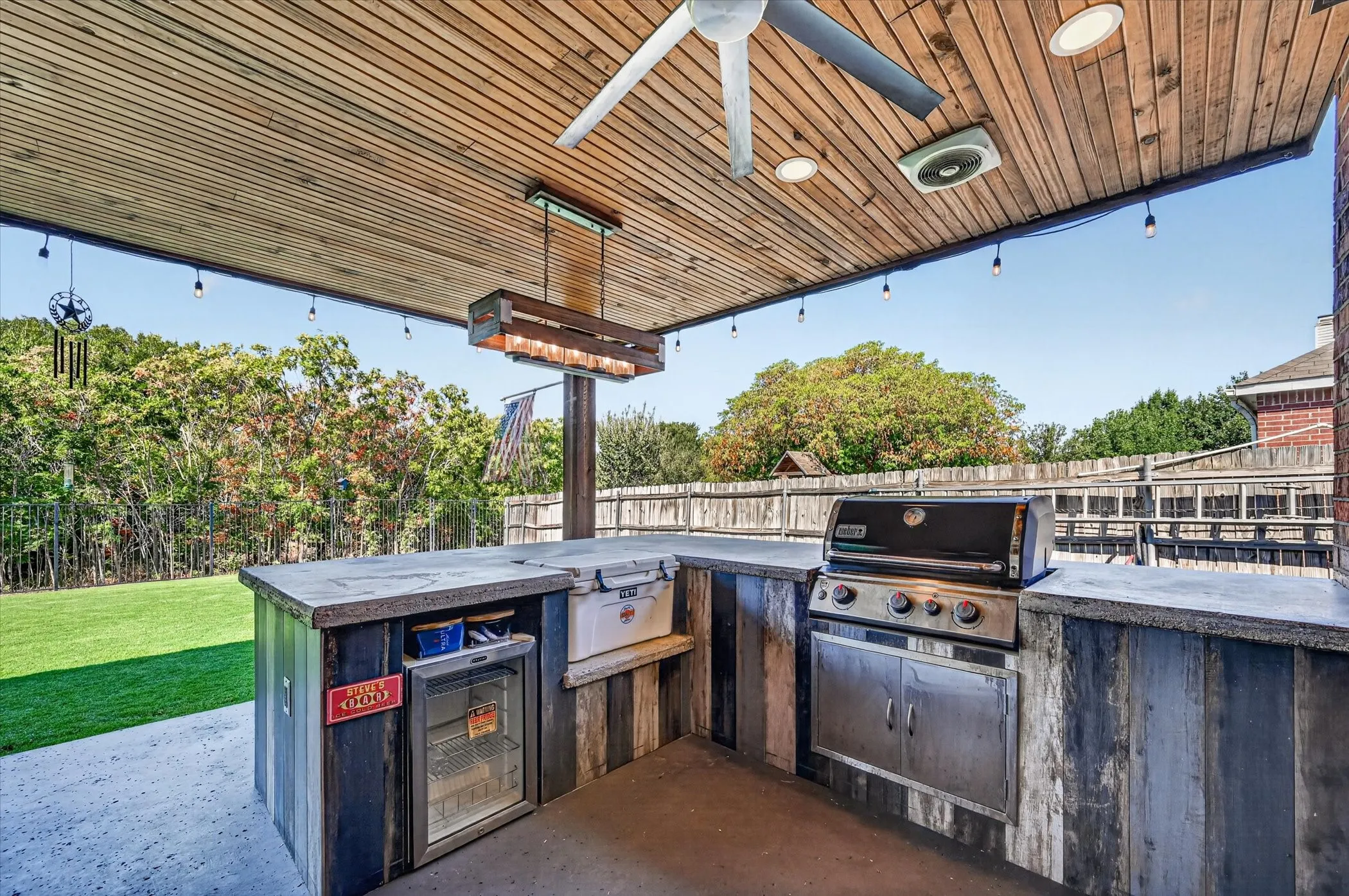 Single Family Residence For Sale in Denton County , 16157 Cowboy Trail, Fort Worth, Texas 76247, 4 Bedroom, 3 Bathroom, 2 Garage spaces, 2,611 Sqft, built in 2002, mls#21345462, Real Estate Agent in Fort Worth, Homes For Sale in Denton county, Homes For Sale in Fort Worth, Realtor in Fort Worth Texas, Real Estate Brokerage Independent Realty Texas, Luminita Cordes Realtor