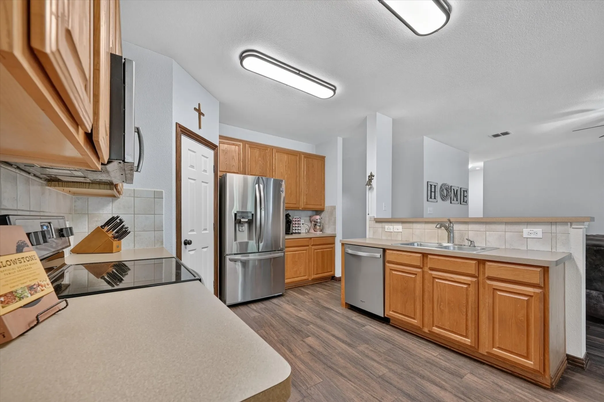Single Family Residence For Sale in Denton County , 16157 Cowboy Trail, Fort Worth, Texas 76247, 4 Bedroom, 3 Bathroom, 2 Garage spaces, 2,611 Sqft, built in 2002, mls#21345462, Real Estate Agent in Fort Worth, Homes For Sale in Denton county, Homes For Sale in Fort Worth, Realtor in Fort Worth Texas, Real Estate Brokerage Independent Realty Texas, Luminita Cordes Realtor