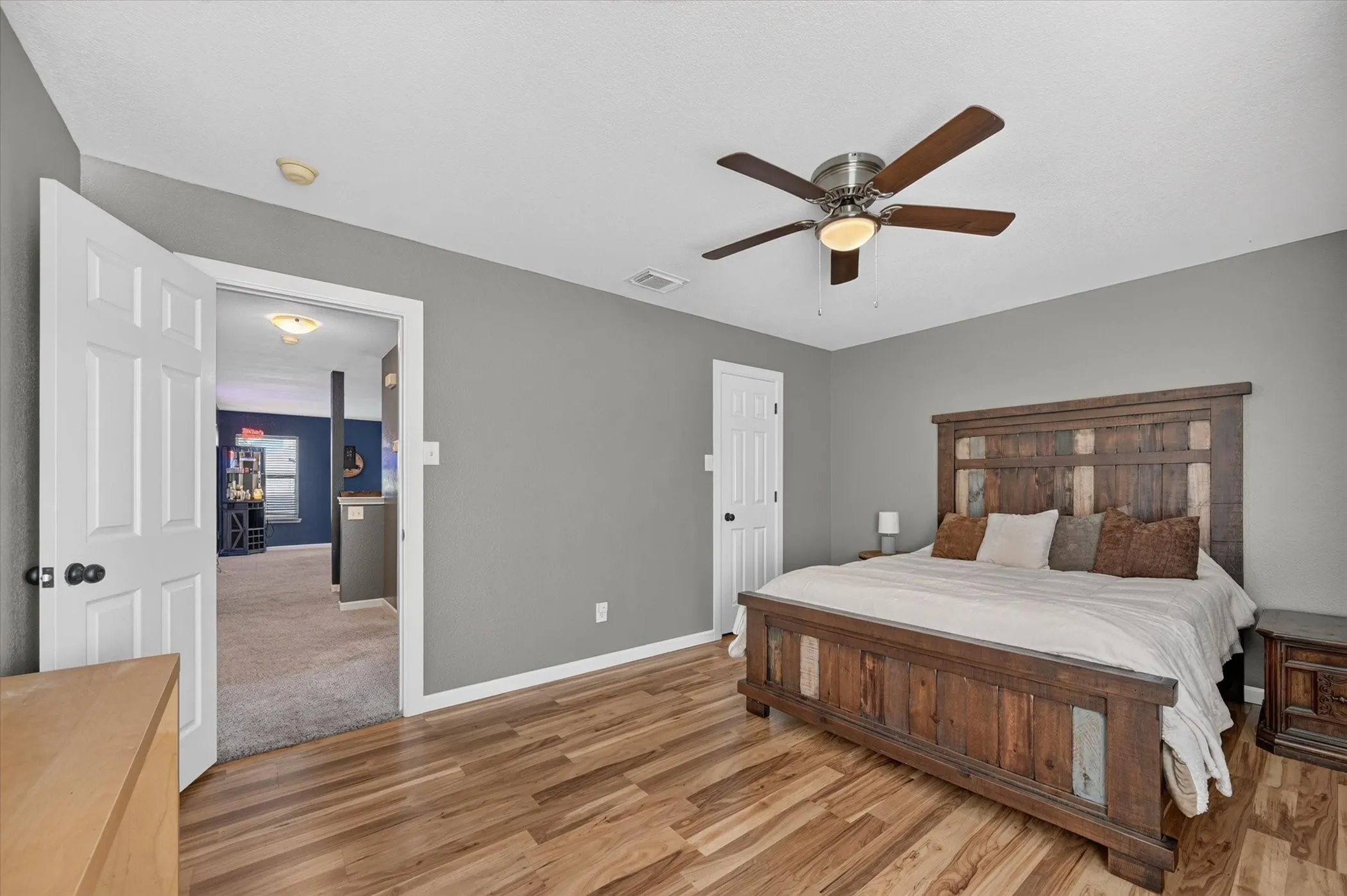 Single Family Residence For Sale in Denton County , 16157 Cowboy Trail, Fort Worth, Texas 76247, 4 Bedroom, 3 Bathroom, 2 Garage spaces, 2,611 Sqft, built in 2002, mls#21345462, Real Estate Agent in Fort Worth, Homes For Sale in Denton county, Homes For Sale in Fort Worth, Realtor in Fort Worth Texas, Real Estate Brokerage Independent Realty Texas, Luminita Cordes Realtor