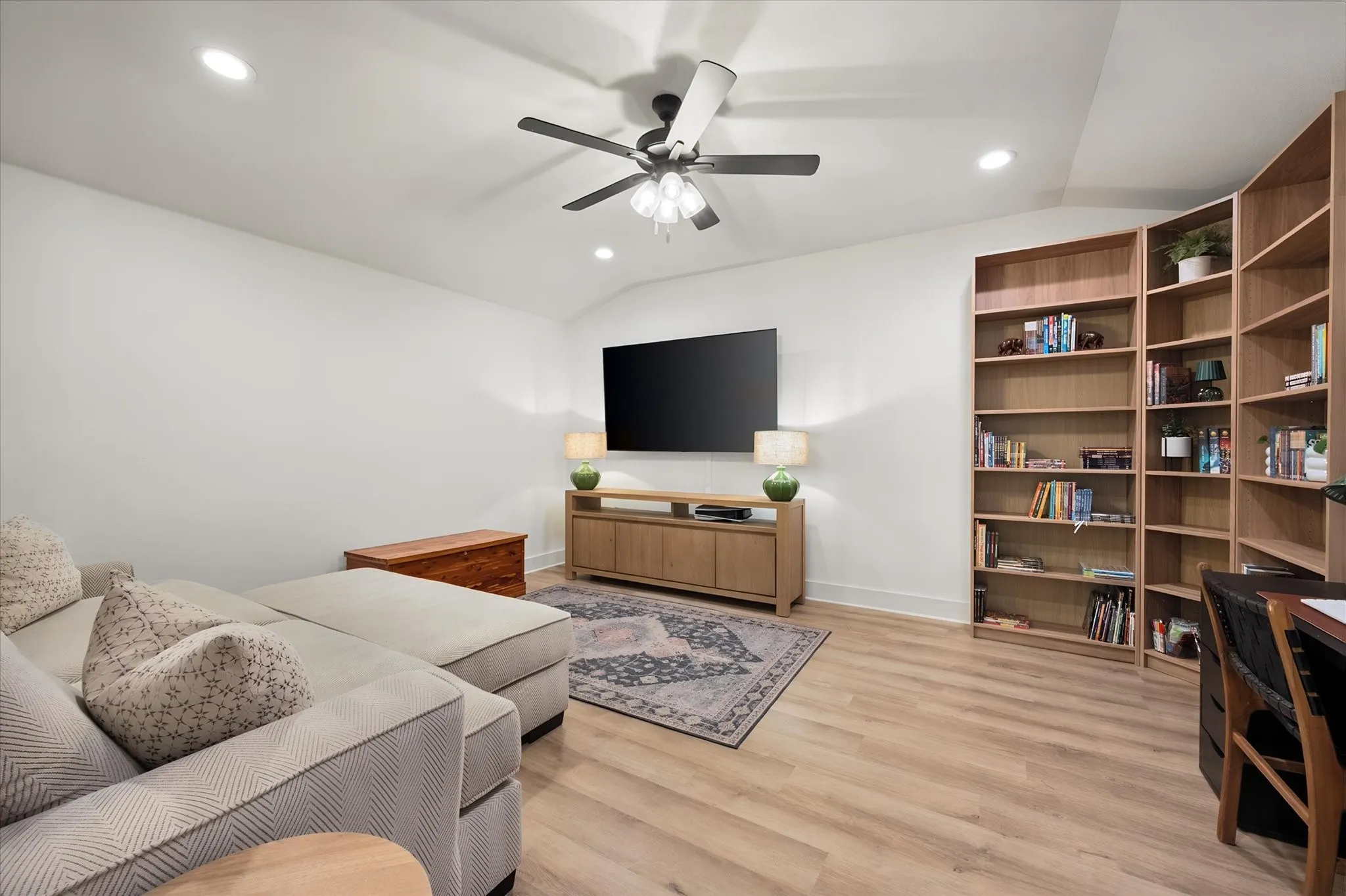 Upstairs flex space