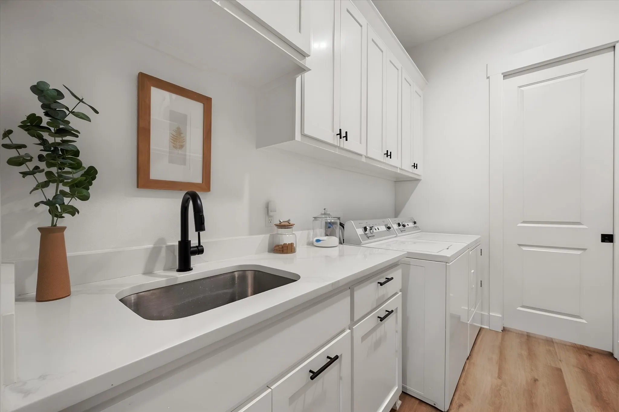 Single Family Residence For Sale in Parker County , 2119 Eagles Ridge Drive, Weatherford, Texas 76087, 4 Bedroom, 3 Bathroom, 2 Garage spaces, 2,762 Sqft, built in 2021, mls#21340245, Real Estate Agent in Weatherford, Homes For Sale in Parker county, Homes For Sale in Weatherford, Realtor in Weatherford Texas, Real Estate Brokerage Independent Realty Texas, Luminita Cordes Realtor