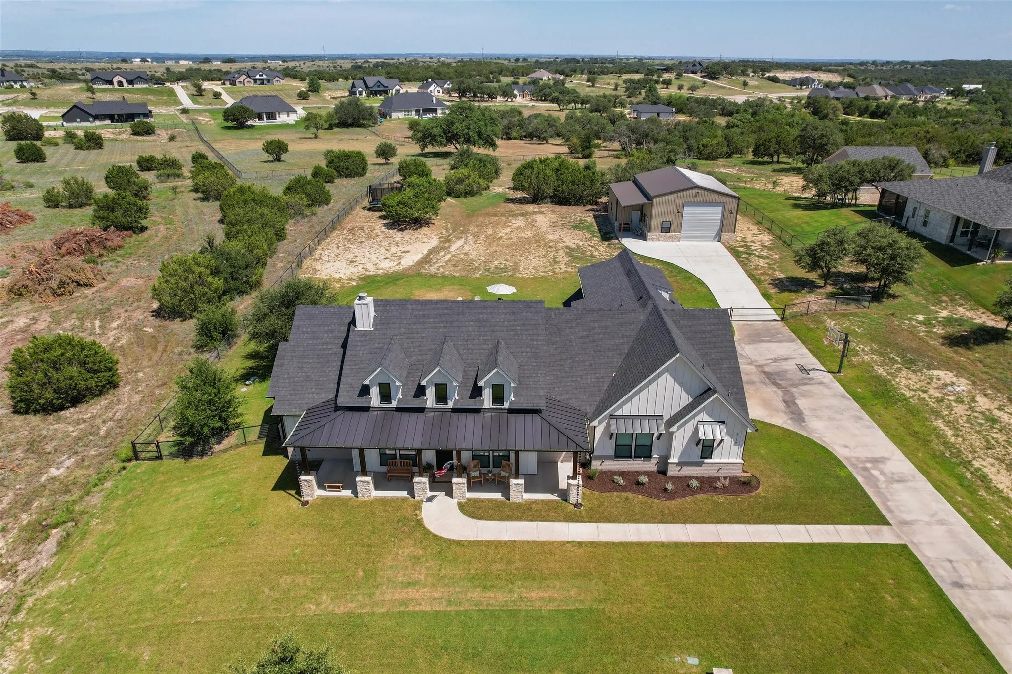Single Family Residence For Sale in Parker County , 2119 Eagles Ridge Drive, Weatherford, Texas 76087, 4 Bedroom, 3 Bathroom, 2 Garage spaces, 2,762 Sqft, built in 2021, mls#21340245, Real Estate Agent in Weatherford, Homes For Sale in Parker county, Homes For Sale in Weatherford, Realtor in Weatherford Texas, Real Estate Brokerage Independent Realty Texas, Luminita Cordes Realtor