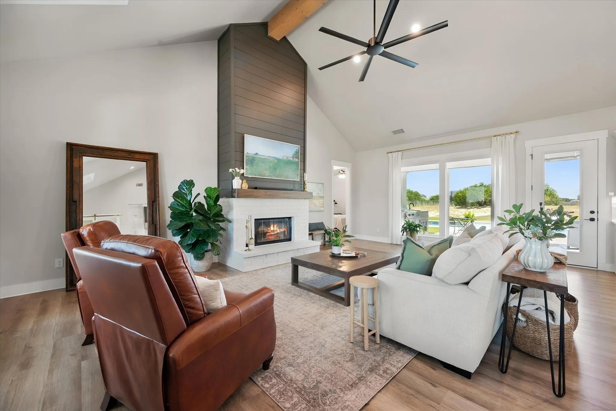 Single Family Residence For Sale in Parker County , 2119 Eagles Ridge Drive, Weatherford, Texas 76087, 4 Bedroom, 3 Bathroom, 2 Garage spaces, 2,762 Sqft, built in 2021, mls#21340245, Real Estate Agent in Weatherford, Homes For Sale in Parker county, Homes For Sale in Weatherford, Realtor in Weatherford Texas, Real Estate Brokerage Independent Realty Texas, Luminita Cordes Realtor