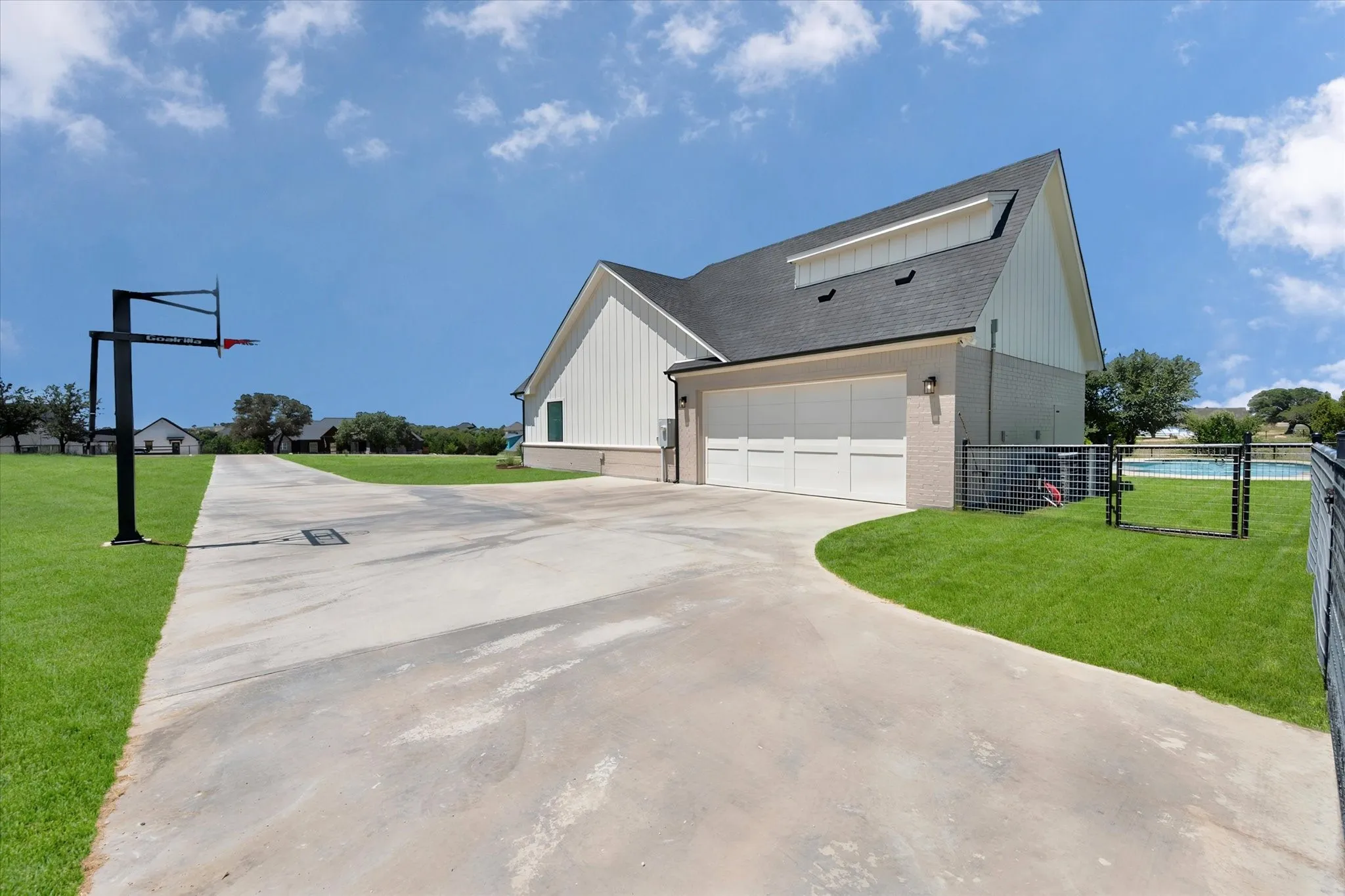 Single Family Residence For Sale in Parker County , 2119 Eagles Ridge Drive, Weatherford, Texas 76087, 4 Bedroom, 3 Bathroom, 2 Garage spaces, 2,762 Sqft, built in 2021, mls#21340245, Real Estate Agent in Weatherford, Homes For Sale in Parker county, Homes For Sale in Weatherford, Realtor in Weatherford Texas, Real Estate Brokerage Independent Realty Texas, Luminita Cordes Realtor