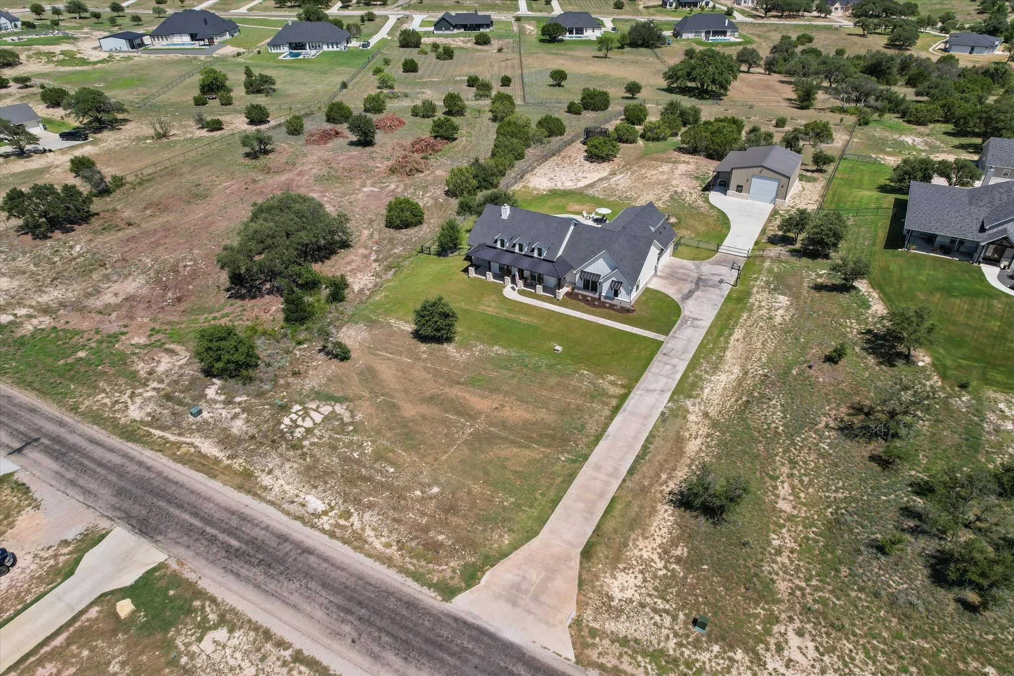 Single Family Residence For Sale in Parker County , 2119 Eagles Ridge Drive, Weatherford, Texas 76087, 4 Bedroom, 3 Bathroom, 2 Garage spaces, 2,762 Sqft, built in 2021, mls#21340245, Real Estate Agent in Weatherford, Homes For Sale in Parker county, Homes For Sale in Weatherford, Realtor in Weatherford Texas, Real Estate Brokerage Independent Realty Texas, Luminita Cordes Realtor