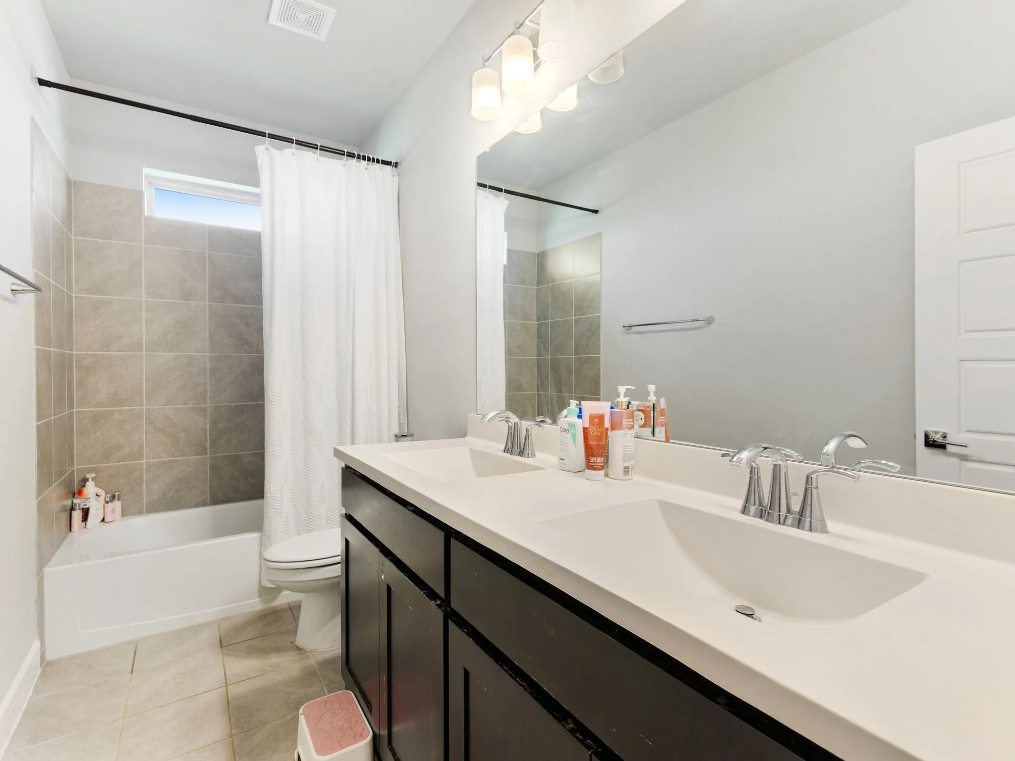 Single Family Residence For Sale in Johnson County , 3204 Julian Street, Mansfield, Texas 76063, 4 Bedroom, 4 Bathroom, 2 Garage spaces, 3,286 Sqft, built in 2020, mls#21345467, Real Estate Agent in Mansfield, Homes For Sale in Johnson county, Homes For Sale in Mansfield, Realtor in Mansfield Texas, Real Estate Brokerage Independent Realty Texas, Luminita Cordes Realtor