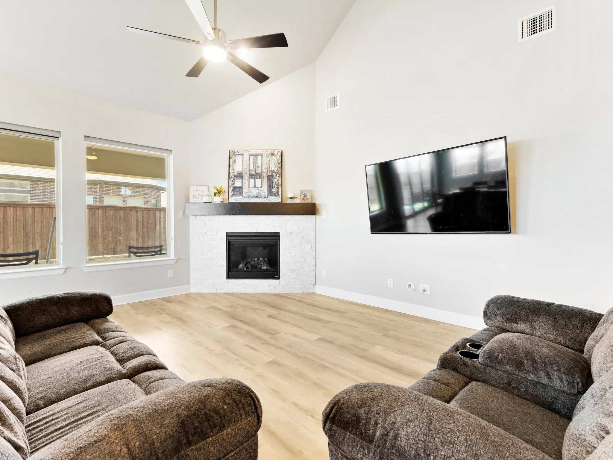Single Family Residence For Sale in Johnson County , 3204 Julian Street, Mansfield, Texas 76063, 4 Bedroom, 4 Bathroom, 2 Garage spaces, 3,286 Sqft, built in 2020, mls#21345467, Real Estate Agent in Mansfield, Homes For Sale in Johnson county, Homes For Sale in Mansfield, Realtor in Mansfield Texas, Real Estate Brokerage Independent Realty Texas, Luminita Cordes Realtor