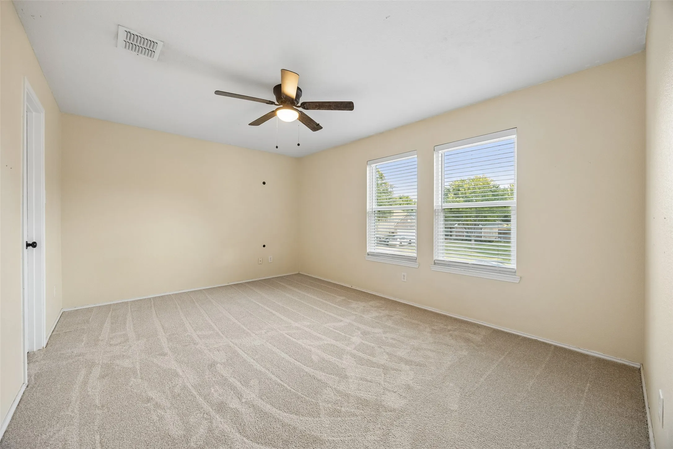 Single Family Residence For Sale in Denton County , 1145 Whispering Trail Circle, Lewisville, Texas 75067, 4 Bedroom, 3 Bathroom, 2 Garage spaces, 3,073 Sqft, built in 2002, mls#21345310, Real Estate Agent in Lewisville, Homes For Sale in Denton county, Homes For Sale in Lewisville, Realtor in Lewisville Texas, Real Estate Brokerage Independent Realty Texas, Luminita Cordes Realtor