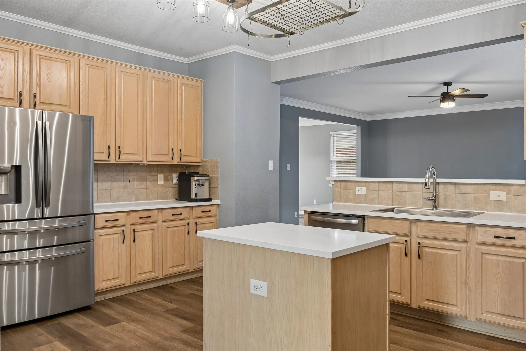 Single Family Residence For Sale in Denton County , 1145 Whispering Trail Circle, Lewisville, Texas 75067, 4 Bedroom, 3 Bathroom, 2 Garage spaces, 3,073 Sqft, built in 2002, mls#21345310, Real Estate Agent in Lewisville, Homes For Sale in Denton county, Homes For Sale in Lewisville, Realtor in Lewisville Texas, Real Estate Brokerage Independent Realty Texas, Luminita Cordes Realtor