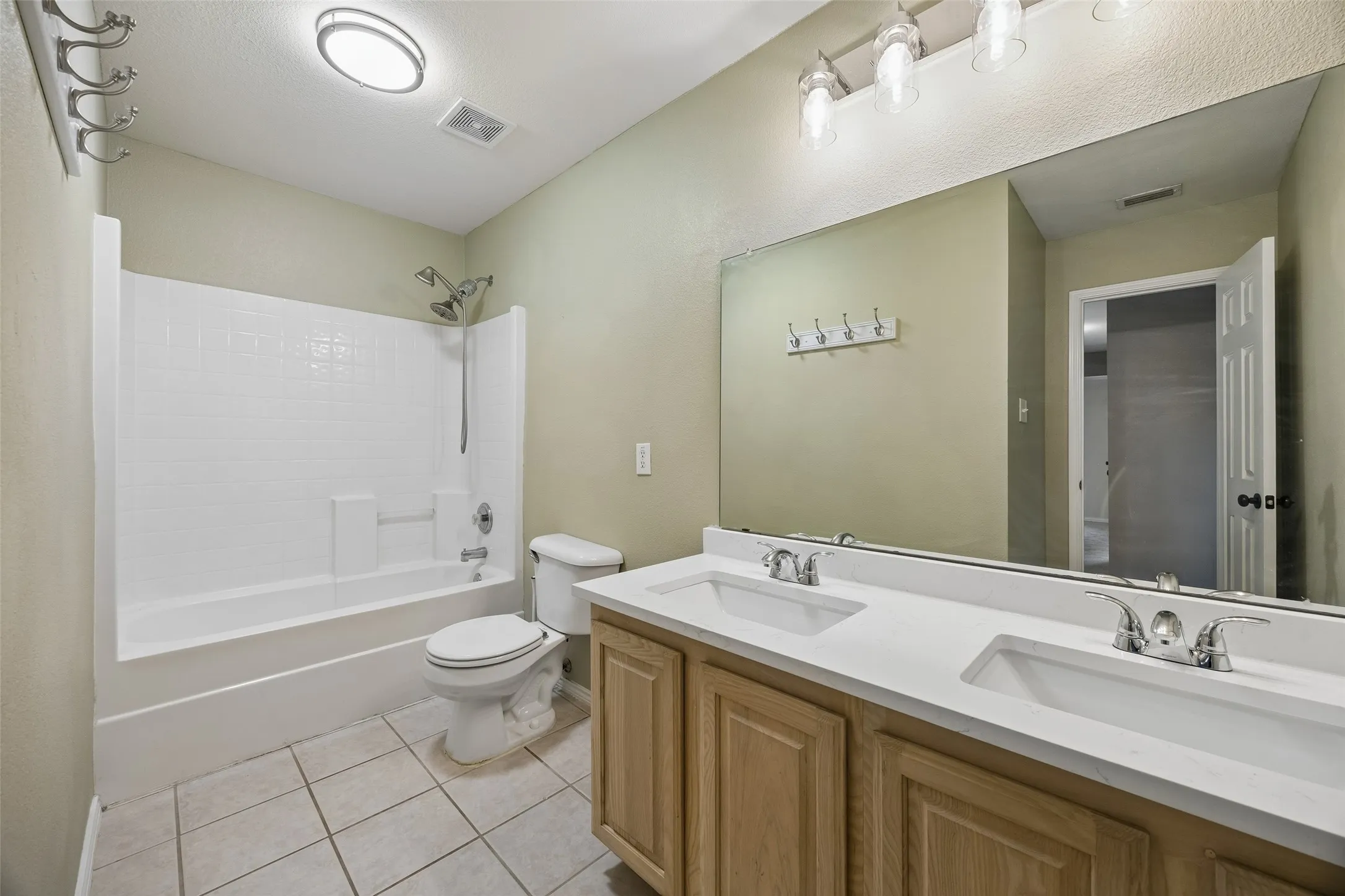 Single Family Residence For Sale in Denton County , 1145 Whispering Trail Circle, Lewisville, Texas 75067, 4 Bedroom, 3 Bathroom, 2 Garage spaces, 3,073 Sqft, built in 2002, mls#21345310, Real Estate Agent in Lewisville, Homes For Sale in Denton county, Homes For Sale in Lewisville, Realtor in Lewisville Texas, Real Estate Brokerage Independent Realty Texas, Luminita Cordes Realtor