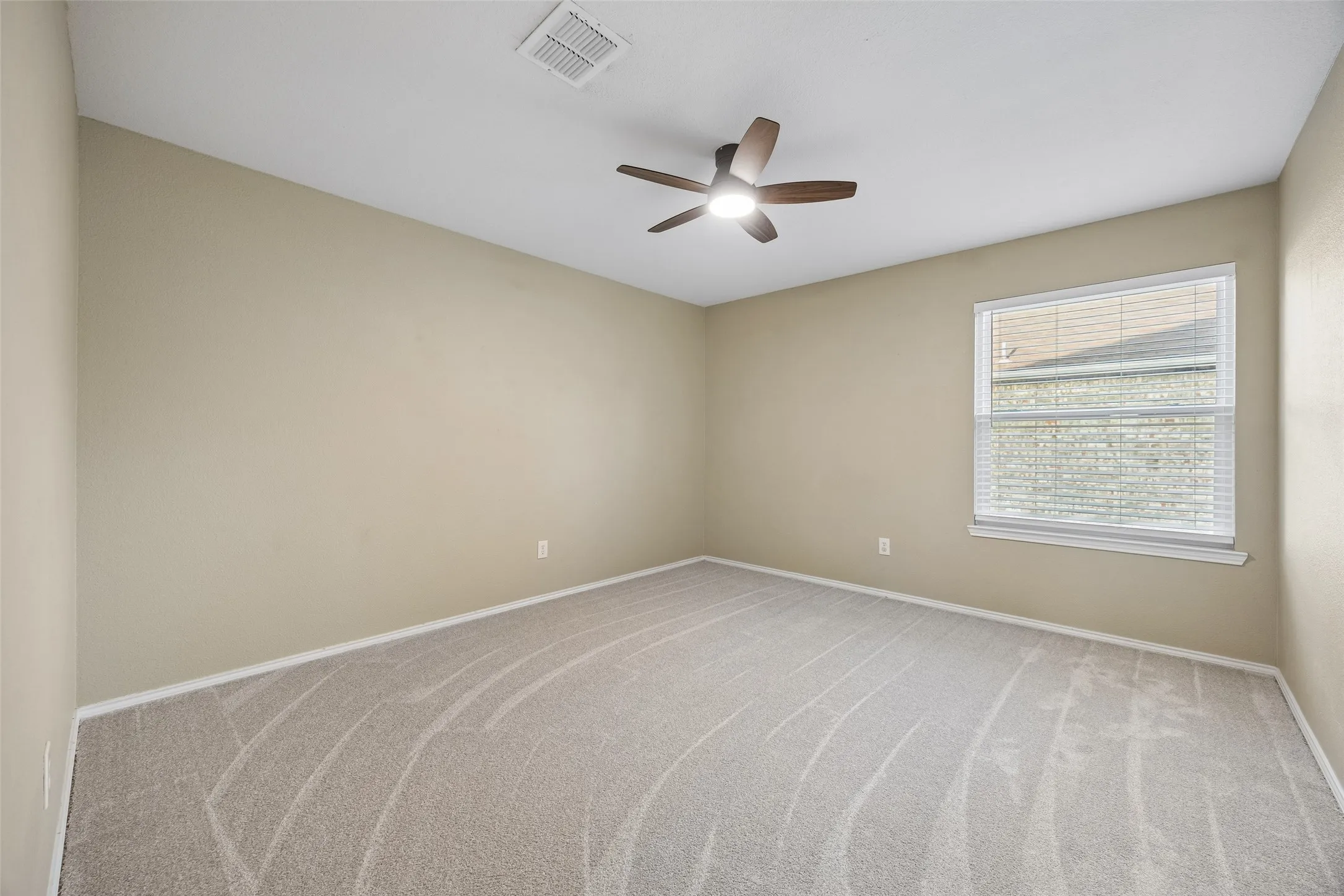 Single Family Residence For Sale in Denton County , 1145 Whispering Trail Circle, Lewisville, Texas 75067, 4 Bedroom, 3 Bathroom, 2 Garage spaces, 3,073 Sqft, built in 2002, mls#21345310, Real Estate Agent in Lewisville, Homes For Sale in Denton county, Homes For Sale in Lewisville, Realtor in Lewisville Texas, Real Estate Brokerage Independent Realty Texas, Luminita Cordes Realtor