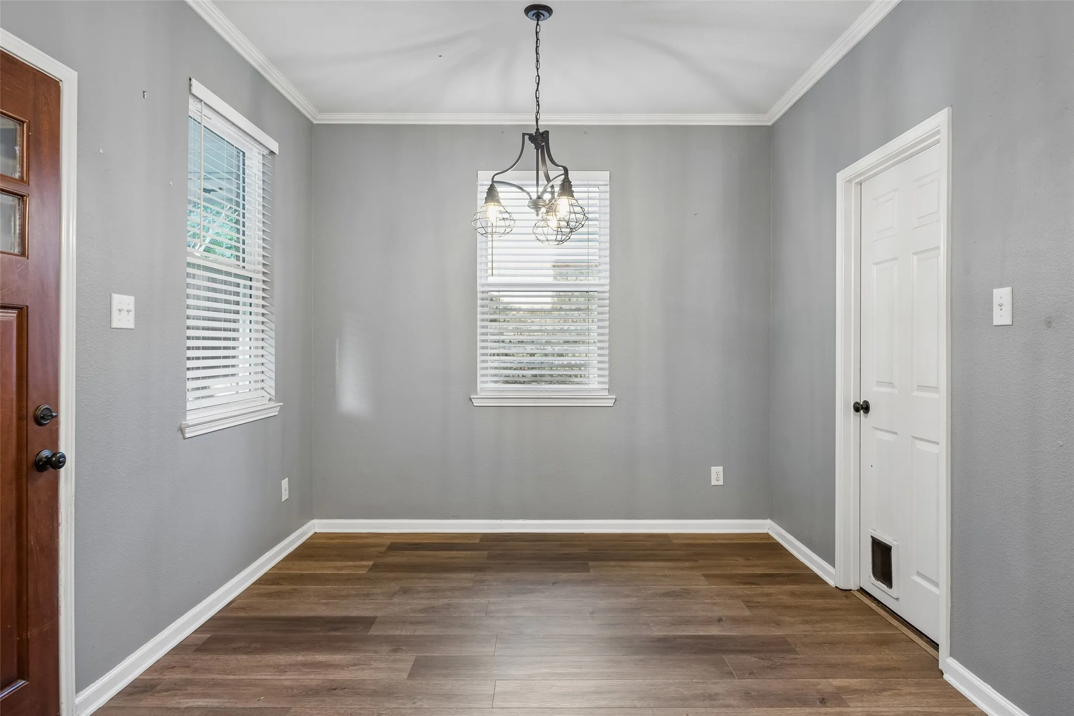 Single Family Residence For Sale in Denton County , 1145 Whispering Trail Circle, Lewisville, Texas 75067, 4 Bedroom, 3 Bathroom, 2 Garage spaces, 3,073 Sqft, built in 2002, mls#21345310, Real Estate Agent in Lewisville, Homes For Sale in Denton county, Homes For Sale in Lewisville, Realtor in Lewisville Texas, Real Estate Brokerage Independent Realty Texas, Luminita Cordes Realtor