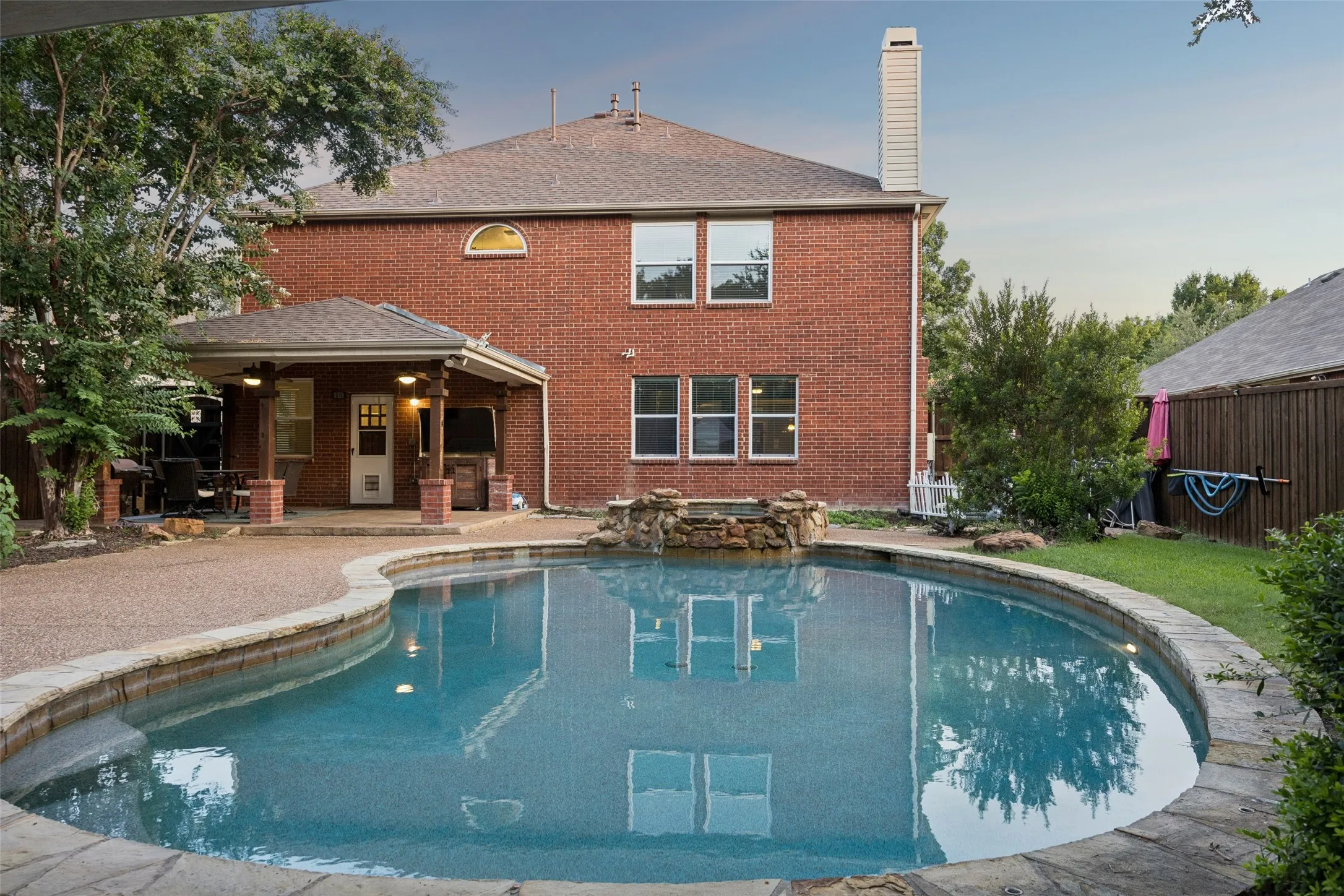 Single Family Residence For Sale in Denton County , 1145 Whispering Trail Circle, Lewisville, Texas 75067, 4 Bedroom, 3 Bathroom, 2 Garage spaces, 3,073 Sqft, built in 2002, mls#21345310, Real Estate Agent in Lewisville, Homes For Sale in Denton county, Homes For Sale in Lewisville, Realtor in Lewisville Texas, Real Estate Brokerage Independent Realty Texas, Luminita Cordes Realtor