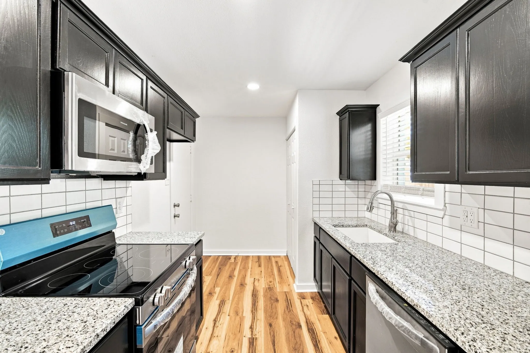 Single Family Residence For Sale in Ellis County , 703 Casa Linda Street, Ennis, Texas 75119, 3 Bedroom, 2 Bathroom, 1 Garage spaces, 1,152 Sqft, built in 1961, mls#21342696, Real Estate Agent in Ennis, Homes For Sale in Ellis county, Homes For Sale in Ennis, Realtor in Ennis Texas, Real Estate Brokerage Independent Realty Texas, Luminita Cordes Realtor