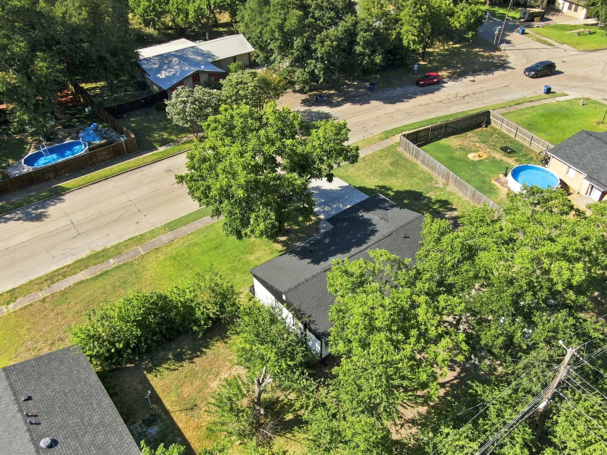 Single Family Residence For Sale in Ellis County , 703 Casa Linda Street, Ennis, Texas 75119, 3 Bedroom, 2 Bathroom, 1 Garage spaces, 1,152 Sqft, built in 1961, mls#21342696, Real Estate Agent in Ennis, Homes For Sale in Ellis county, Homes For Sale in Ennis, Realtor in Ennis Texas, Real Estate Brokerage Independent Realty Texas, Luminita Cordes Realtor