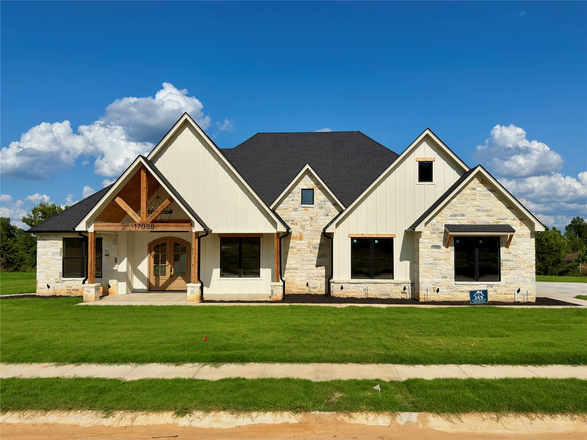 Single Family Residence For Sale in Smith County , 17038 Woodcrest Circle, Lindale, Texas 75771, 4 Bedroom, 3 Bathroom, 2 Garage spaces, 2,390 Sqft, built in 2026, mls#21345461, Real Estate Agent in Lindale, Homes For Sale in Smith county, Homes For Sale in Lindale, Realtor in Lindale Texas, Real Estate Brokerage Independent Realty Texas, Luminita Cordes Realtor
