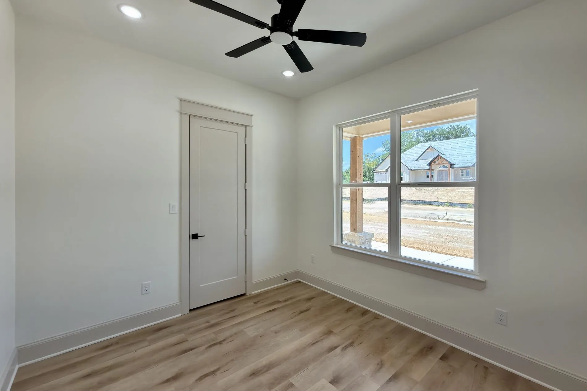 Single Family Residence For Sale in Smith County , 17038 Woodcrest Circle, Lindale, Texas 75771, 4 Bedroom, 3 Bathroom, 2 Garage spaces, 2,390 Sqft, built in 2026, mls#21345461, Real Estate Agent in Lindale, Homes For Sale in Smith county, Homes For Sale in Lindale, Realtor in Lindale Texas, Real Estate Brokerage Independent Realty Texas, Luminita Cordes Realtor