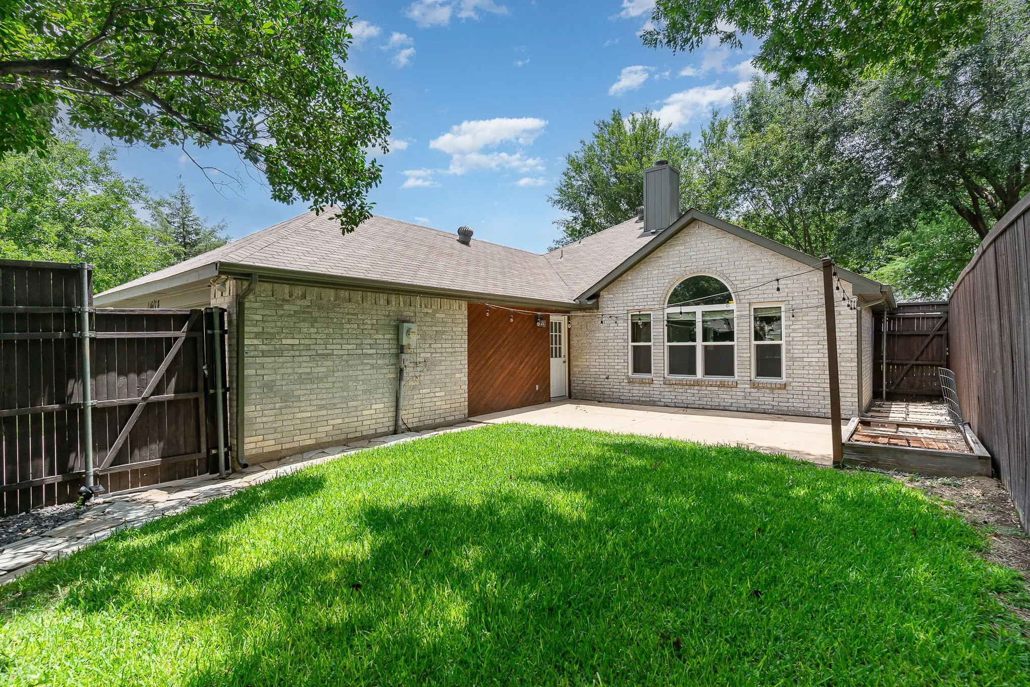 Single Family Residence For Rent in Collin County , 10678 Quest Drive, Frisco, Texas 75035, 3 Bedroom, 2 Bathroom, 2 Garage spaces, 1,421 Sqft, built in 1991, mls#21340607, Real Estate Agent in Frisco, Homes For Rent in Collin county, Homes For Rent in Frisco, Realtor in Frisco Texas, Real Estate Brokerage Independent Realty Texas, Luminita Cordes Realtor