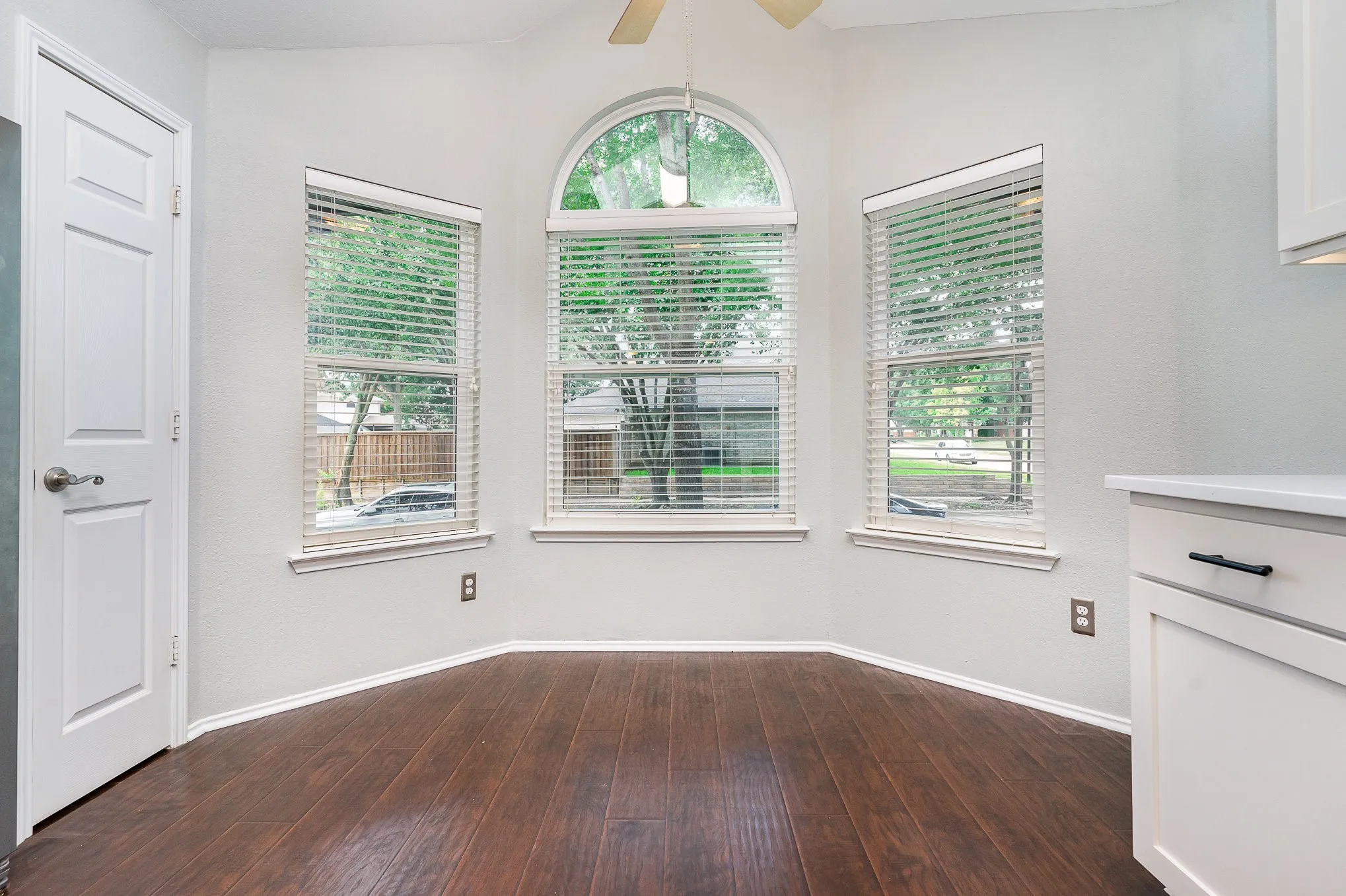 Single Family Residence For Rent in Collin County , 10678 Quest Drive, Frisco, Texas 75035, 3 Bedroom, 2 Bathroom, 2 Garage spaces, 1,421 Sqft, built in 1991, mls#21340607, Real Estate Agent in Frisco, Homes For Rent in Collin county, Homes For Rent in Frisco, Realtor in Frisco Texas, Real Estate Brokerage Independent Realty Texas, Luminita Cordes Realtor