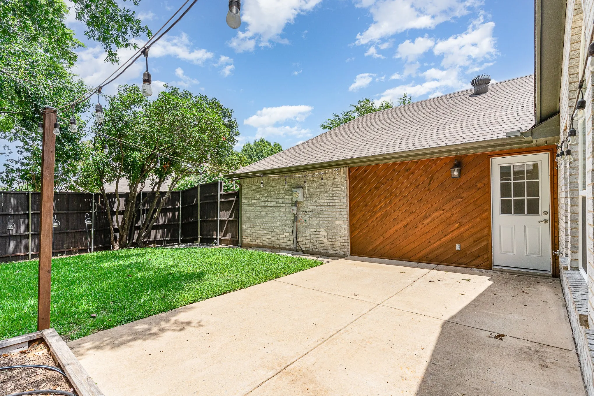 Single Family Residence For Rent in Collin County , 10678 Quest Drive, Frisco, Texas 75035, 3 Bedroom, 2 Bathroom, 2 Garage spaces, 1,421 Sqft, built in 1991, mls#21340607, Real Estate Agent in Frisco, Homes For Rent in Collin county, Homes For Rent in Frisco, Realtor in Frisco Texas, Real Estate Brokerage Independent Realty Texas, Luminita Cordes Realtor
