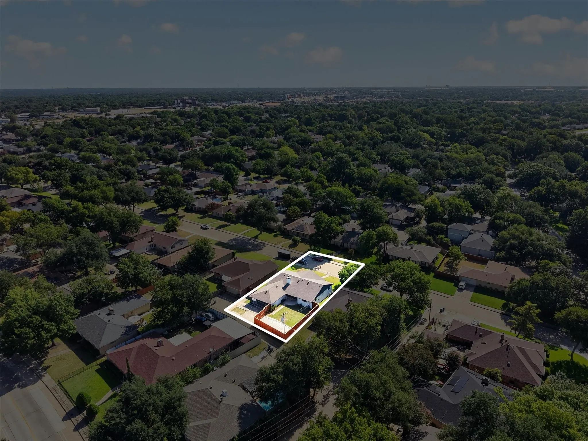 Single Family Residence For Sale in Dallas County , 5007 Blanchard Drive, Dallas, Texas 75227, 3 Bedroom, 3 Bathroom, 2 Garage spaces, 2,278 Sqft, built in 1968, mls#21344654, Real Estate Agent in Dallas, Homes For Sale in Dallas county, Homes For Sale in Dallas, Realtor in Dallas Texas, Real Estate Brokerage Independent Realty Texas, Luminita Cordes Realtor