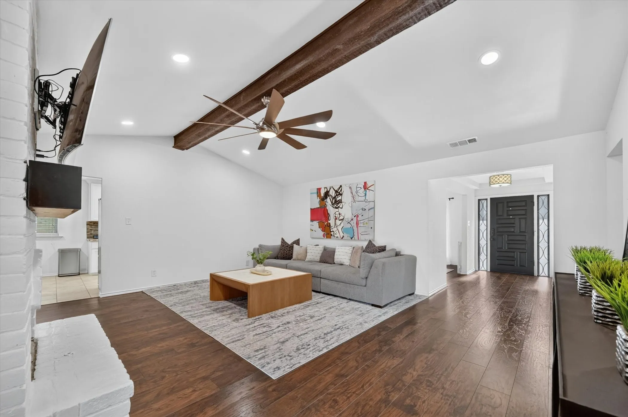 Single Family Residence For Sale in Dallas County , 5007 Blanchard Drive, Dallas, Texas 75227, 3 Bedroom, 3 Bathroom, 2 Garage spaces, 2,278 Sqft, built in 1968, mls#21344654, Real Estate Agent in Dallas, Homes For Sale in Dallas county, Homes For Sale in Dallas, Realtor in Dallas Texas, Real Estate Brokerage Independent Realty Texas, Luminita Cordes Realtor