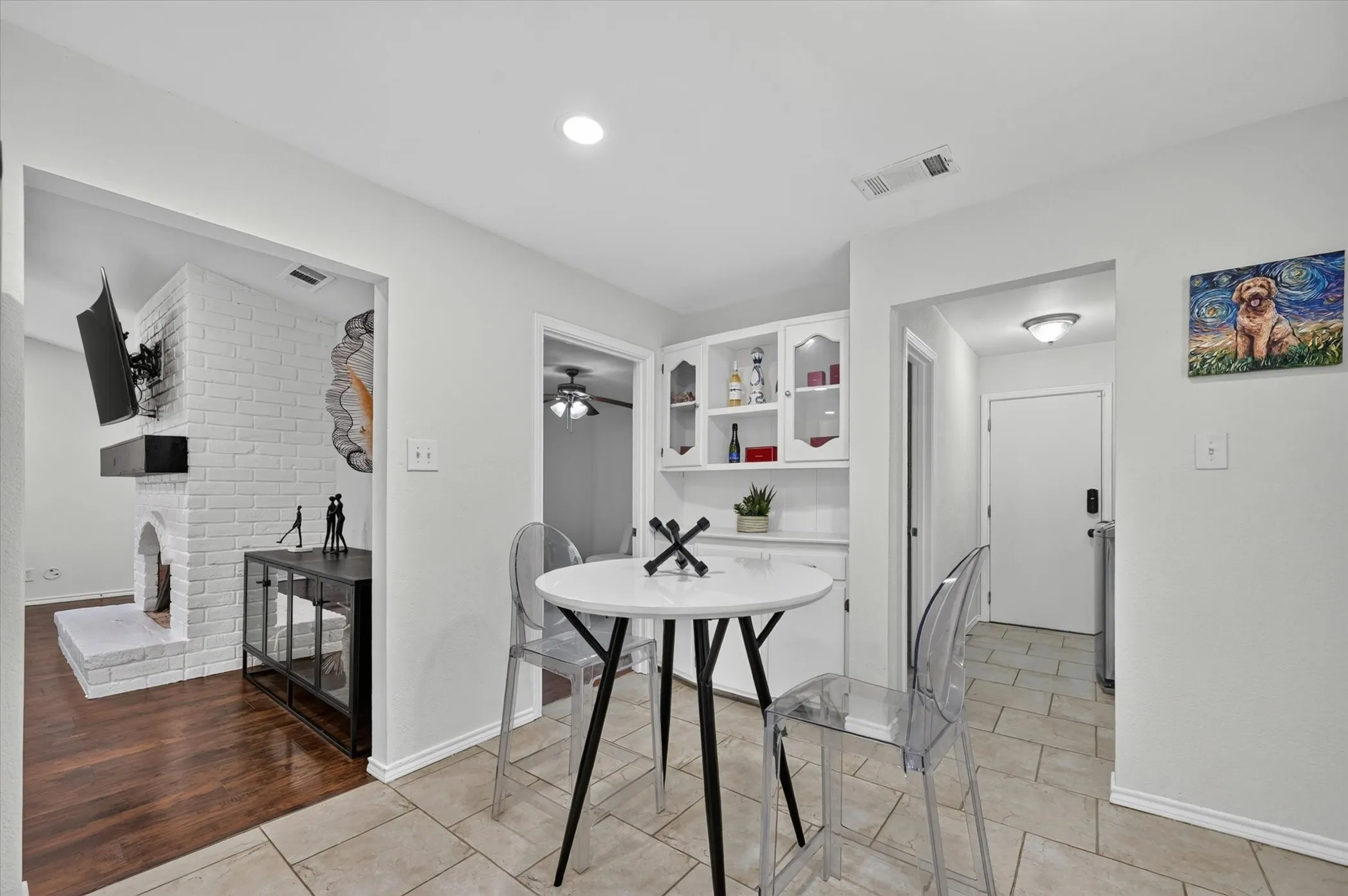 Single Family Residence For Sale in Dallas County , 5007 Blanchard Drive, Dallas, Texas 75227, 3 Bedroom, 3 Bathroom, 2 Garage spaces, 2,278 Sqft, built in 1968, mls#21344654, Real Estate Agent in Dallas, Homes For Sale in Dallas county, Homes For Sale in Dallas, Realtor in Dallas Texas, Real Estate Brokerage Independent Realty Texas, Luminita Cordes Realtor
