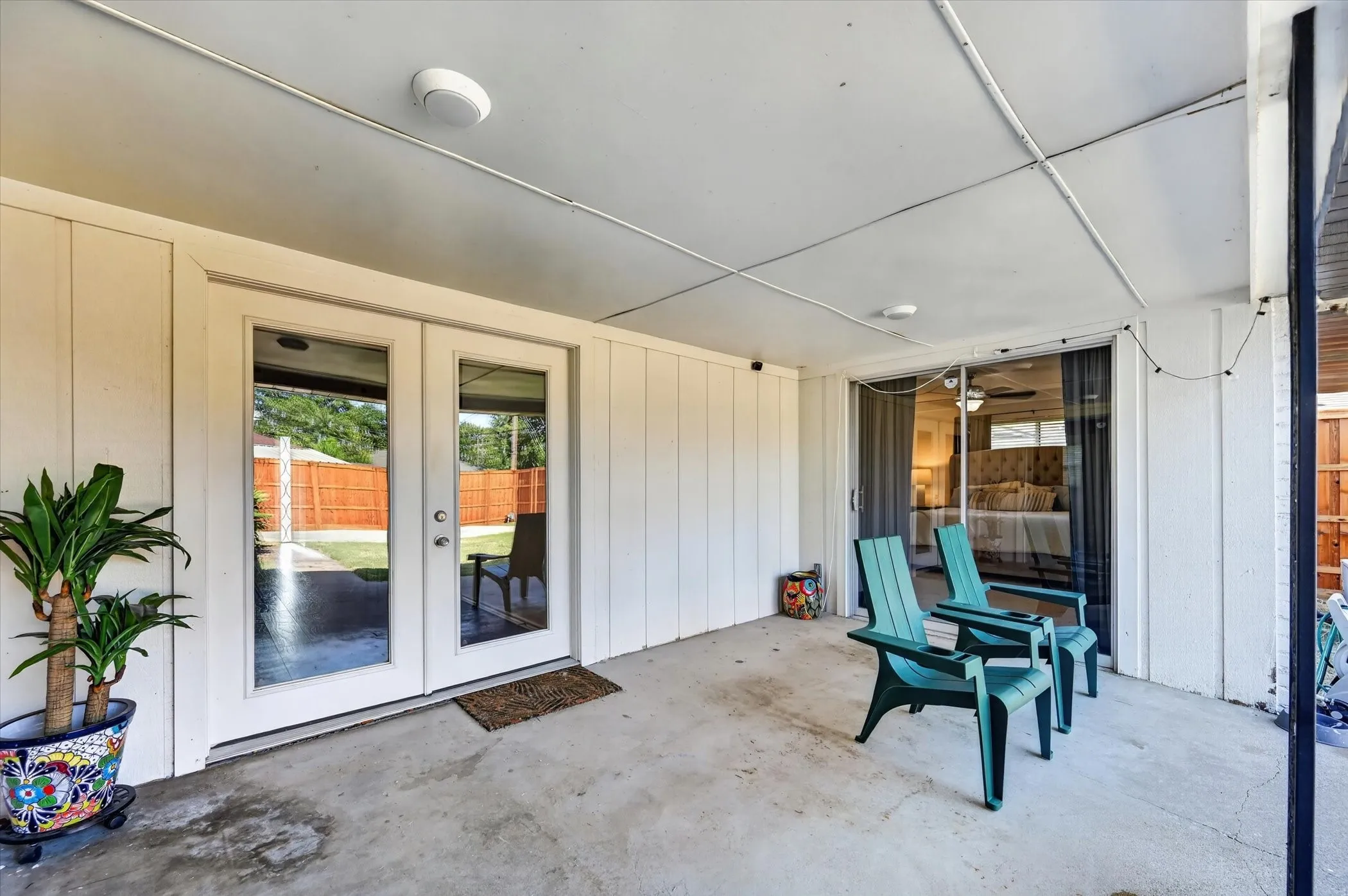 Single Family Residence For Sale in Dallas County , 5007 Blanchard Drive, Dallas, Texas 75227, 3 Bedroom, 3 Bathroom, 2 Garage spaces, 2,278 Sqft, built in 1968, mls#21344654, Real Estate Agent in Dallas, Homes For Sale in Dallas county, Homes For Sale in Dallas, Realtor in Dallas Texas, Real Estate Brokerage Independent Realty Texas, Luminita Cordes Realtor
