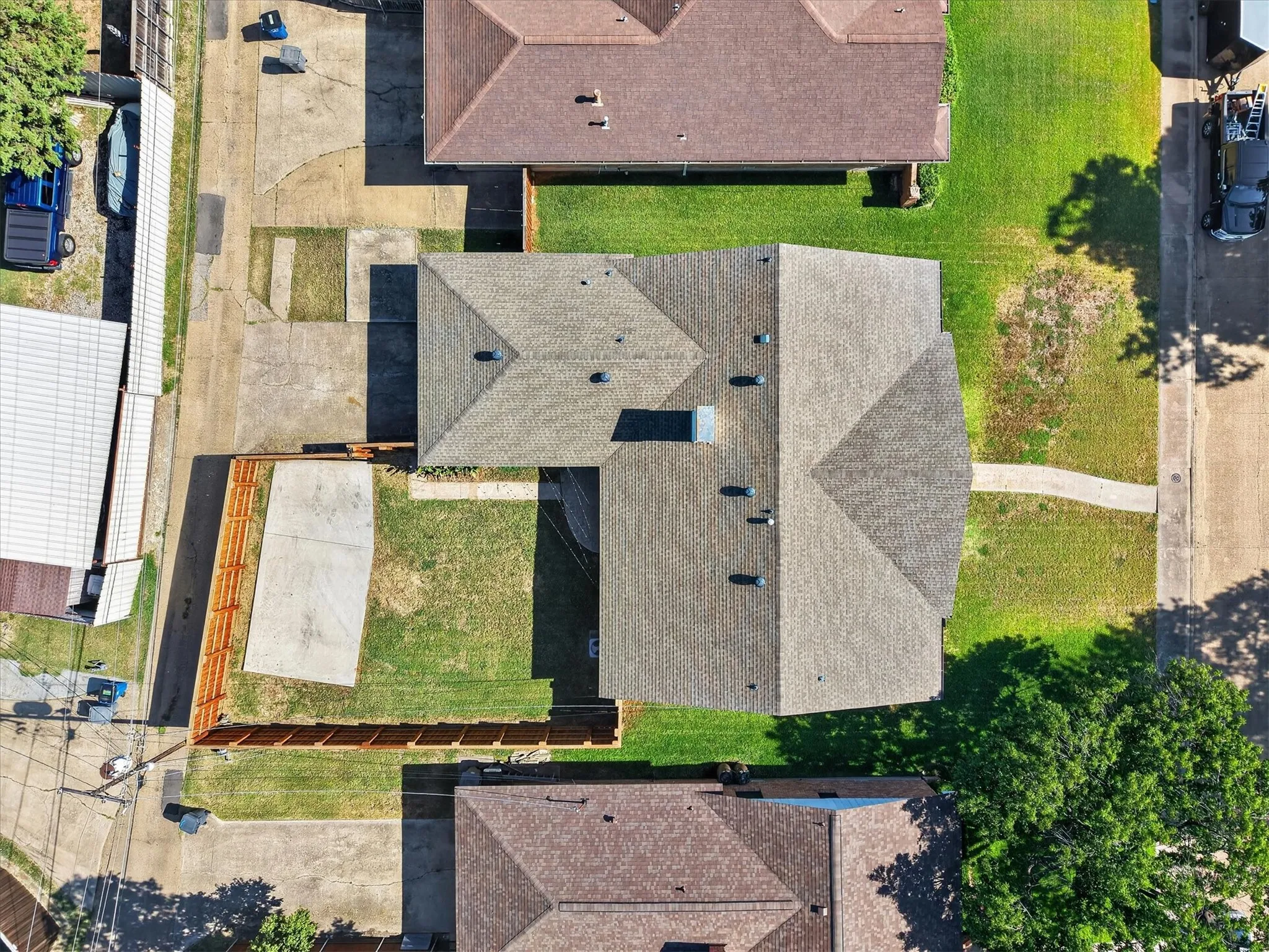 Single Family Residence For Sale in Dallas County , 5007 Blanchard Drive, Dallas, Texas 75227, 3 Bedroom, 3 Bathroom, 2 Garage spaces, 2,278 Sqft, built in 1968, mls#21344654, Real Estate Agent in Dallas, Homes For Sale in Dallas county, Homes For Sale in Dallas, Realtor in Dallas Texas, Real Estate Brokerage Independent Realty Texas, Luminita Cordes Realtor