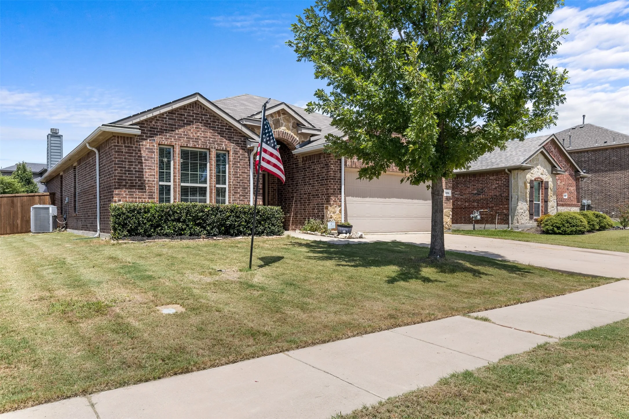 Great neighborhood with tons of amenities and activities