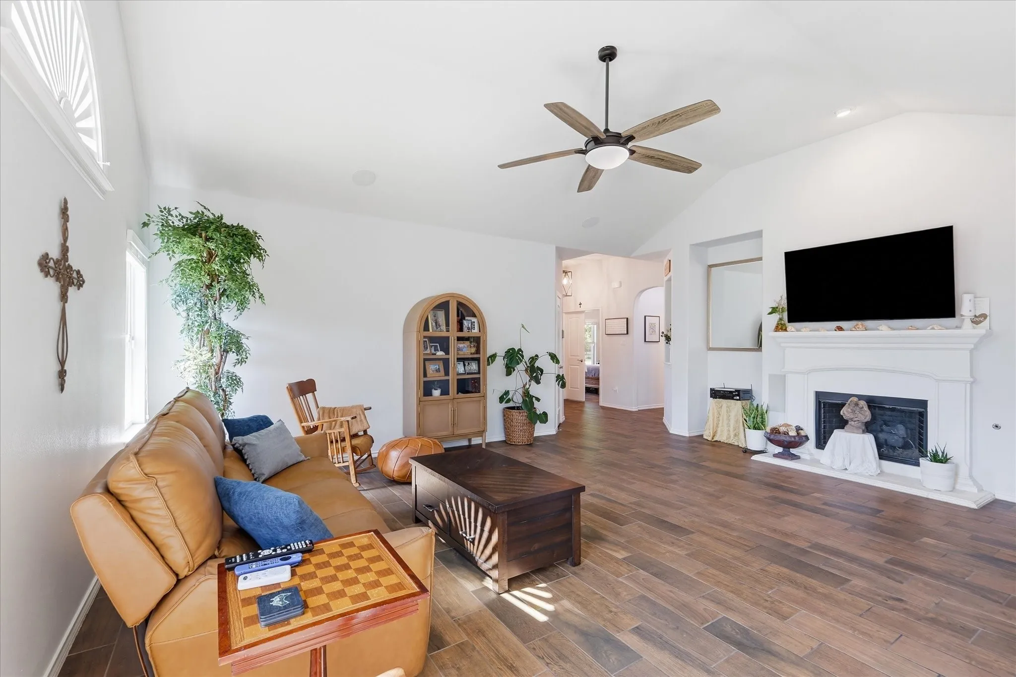Wood looke tile - fireplace