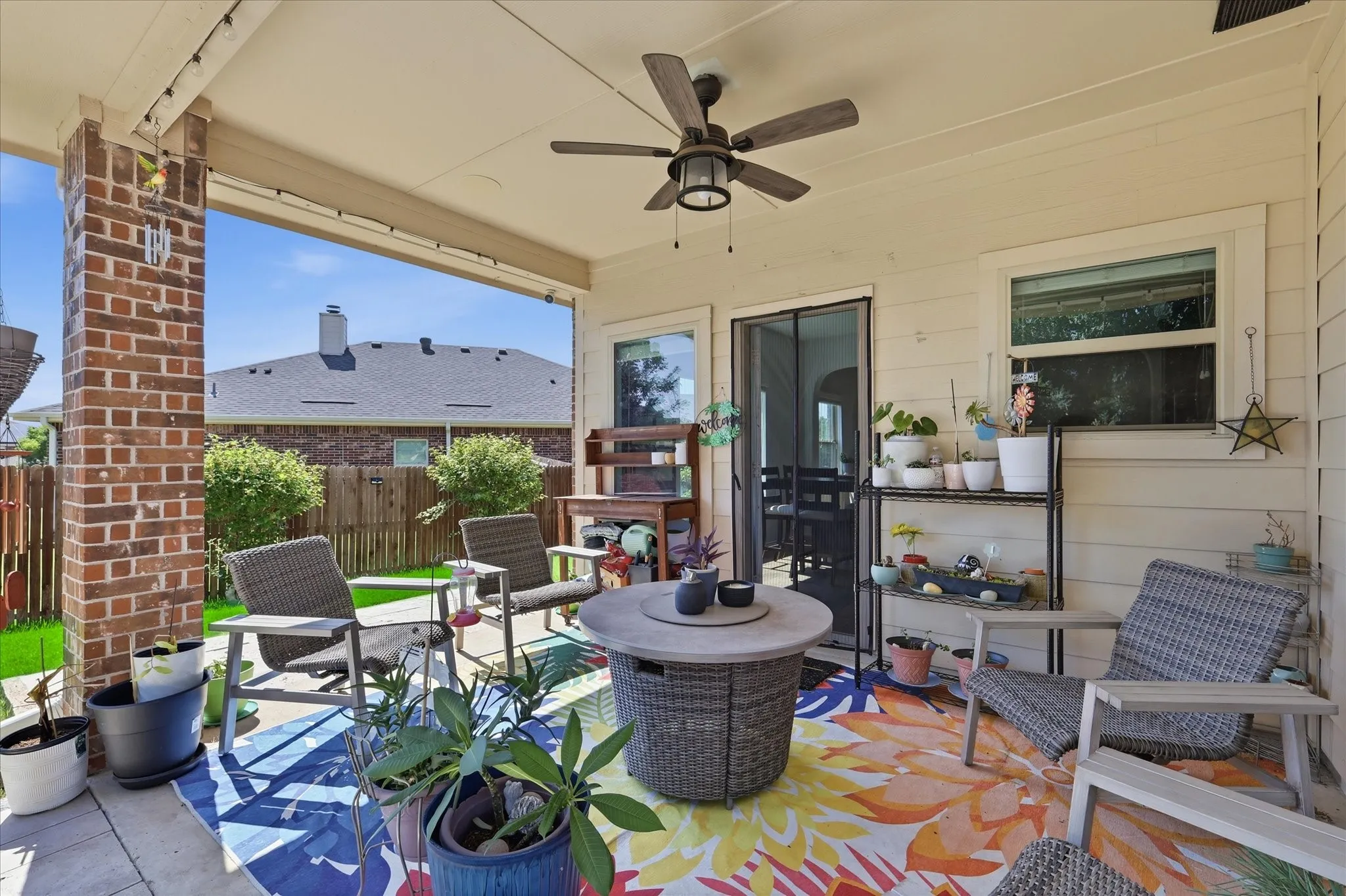 Single Family Residence For Sale in Denton County , 5901 Glenwood Drive, Denton, Texas 76208, 3 Bedroom, 2 Bathroom, 2 Garage spaces, 1,809 Sqft, built in 2016, mls#21342646, Real Estate Agent in Denton, Homes For Sale in Denton county, Homes For Sale in Denton, Realtor in Denton Texas, Real Estate Brokerage Independent Realty Texas, Luminita Cordes Realtor