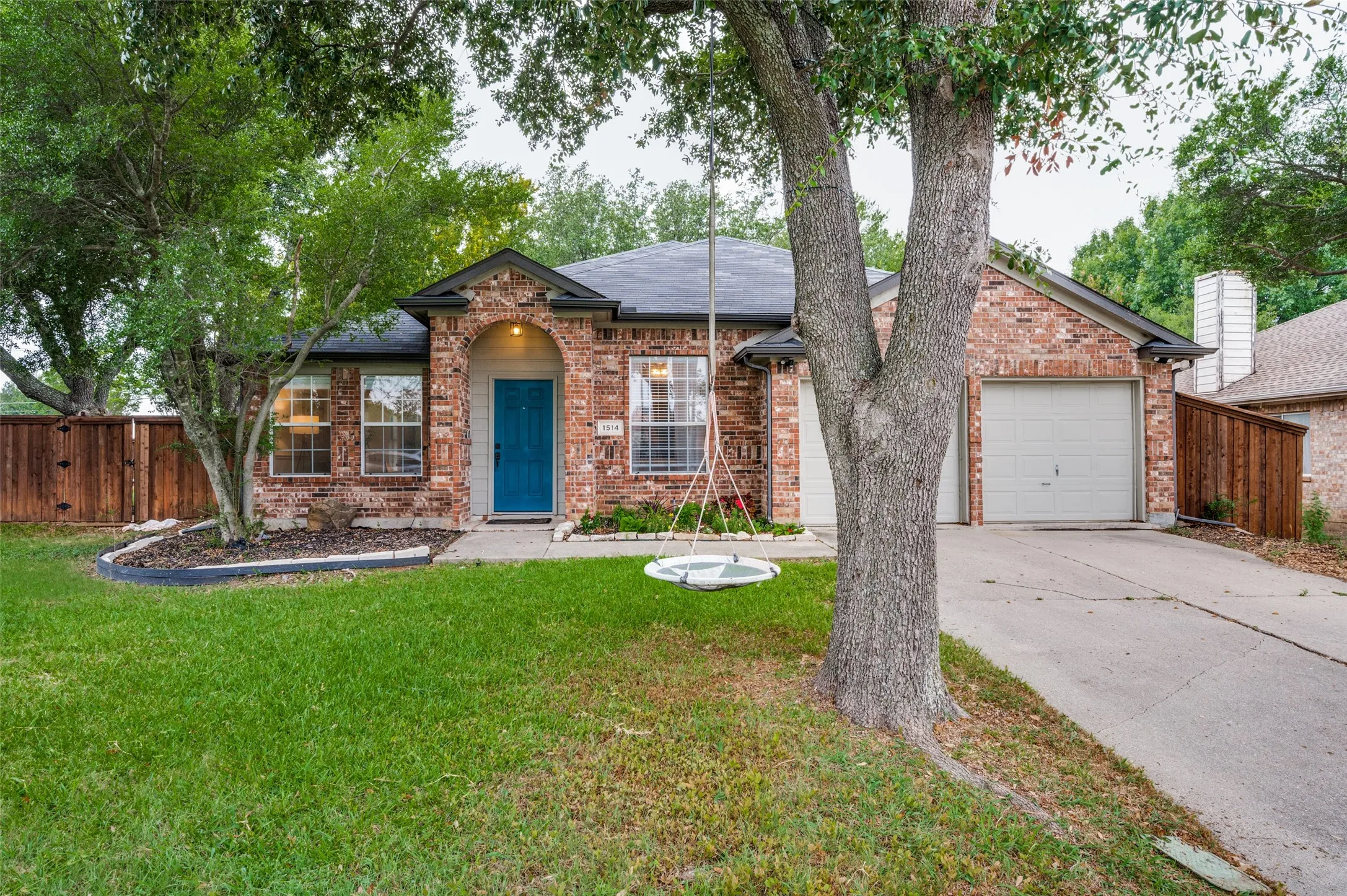 Single Family Residence For Sale in Collin County , 1514 Sandy Ridge, Mc Kinney, Texas 75069, 3 Bedroom, 2 Bathroom, 2 Garage spaces, 1,820 Sqft, built in 1994, mls#21340766, Real Estate Agent in Mc Kinney, Homes For Sale in Collin county, Homes For Sale in Mc Kinney, Realtor in Mc Kinney Texas, Real Estate Brokerage Independent Realty Texas, Luminita Cordes Realtor