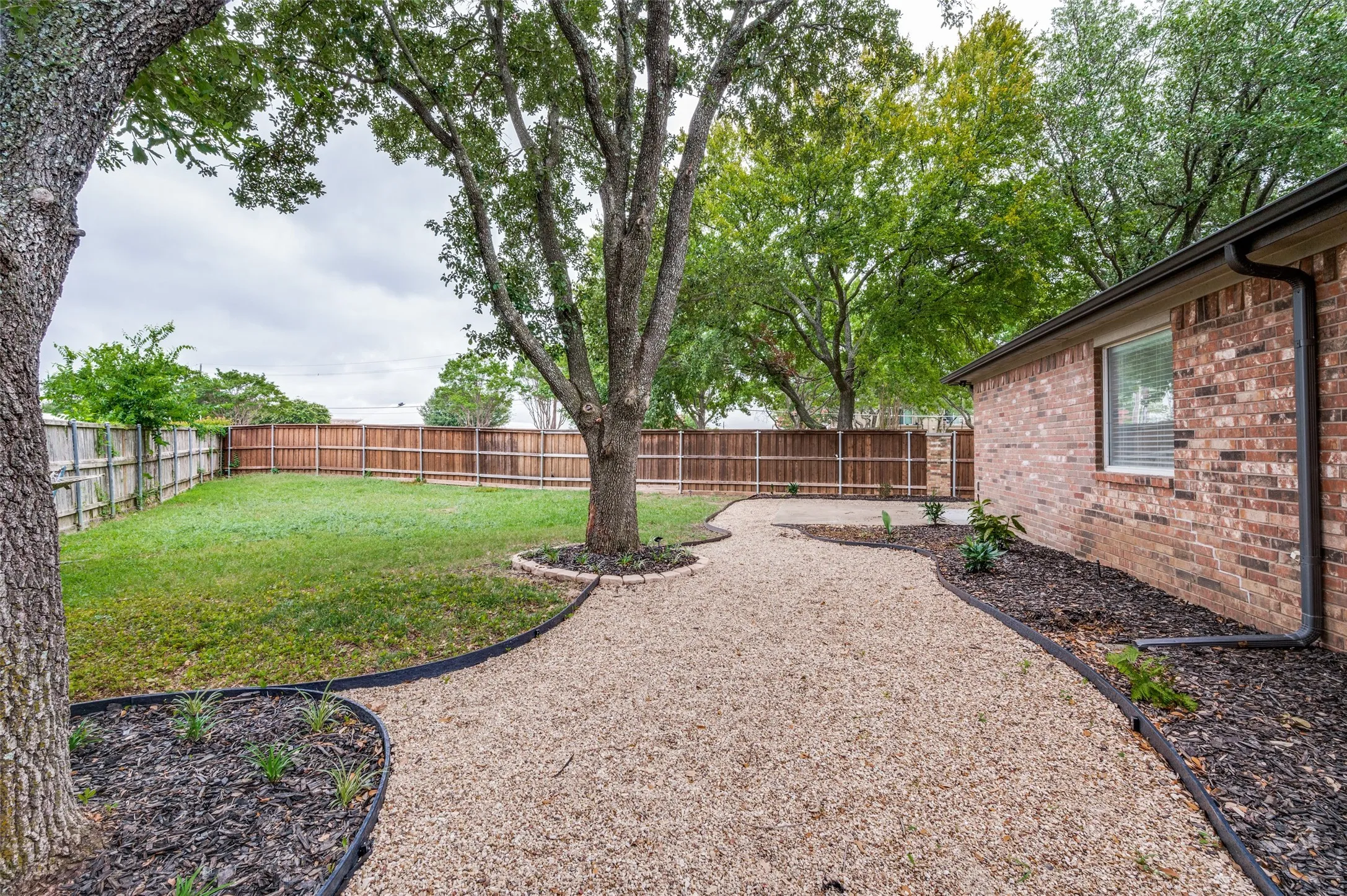 Single Family Residence For Sale in Collin County , 1514 Sandy Ridge, Mc Kinney, Texas 75069, 3 Bedroom, 2 Bathroom, 2 Garage spaces, 1,820 Sqft, built in 1994, mls#21340766, Real Estate Agent in Mc Kinney, Homes For Sale in Collin county, Homes For Sale in Mc Kinney, Realtor in Mc Kinney Texas, Real Estate Brokerage Independent Realty Texas, Luminita Cordes Realtor