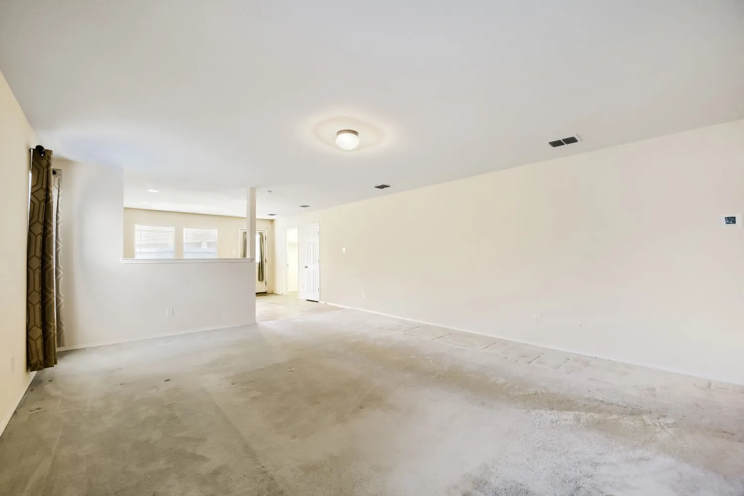 Single Family Residence For Sale in Denton County , 16909 Fenwick Court, Fort Worth, Texas 76247, 3 Bedroom, 2 Bathroom, 2 Garage spaces, 1,647 Sqft, built in 2007, mls#21342471, Real Estate Agent in Fort Worth, Homes For Sale in Denton county, Homes For Sale in Fort Worth, Realtor in Fort Worth Texas, Real Estate Brokerage Independent Realty Texas, Luminita Cordes Realtor