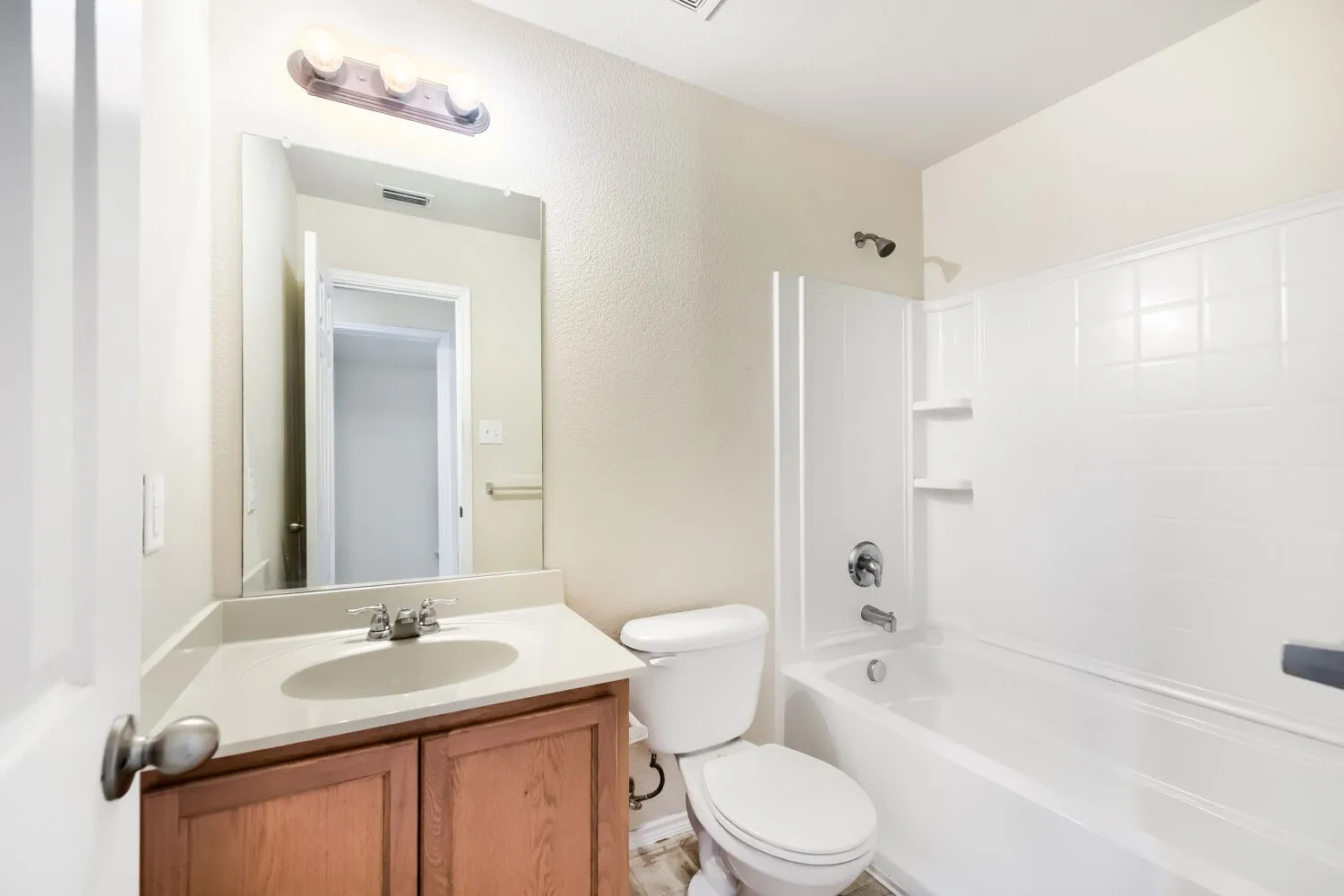 Single Family Residence For Sale in Denton County , 16909 Fenwick Court, Fort Worth, Texas 76247, 3 Bedroom, 2 Bathroom, 2 Garage spaces, 1,647 Sqft, built in 2007, mls#21342471, Real Estate Agent in Fort Worth, Homes For Sale in Denton county, Homes For Sale in Fort Worth, Realtor in Fort Worth Texas, Real Estate Brokerage Independent Realty Texas, Luminita Cordes Realtor