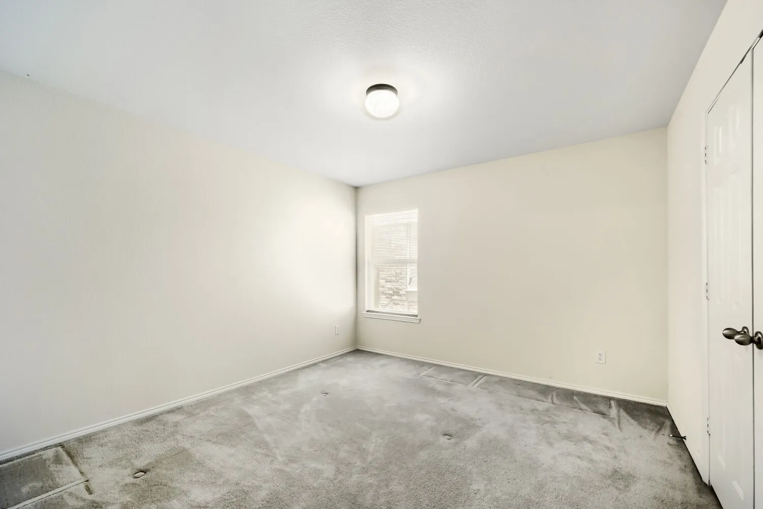 Single Family Residence For Sale in Denton County , 16909 Fenwick Court, Fort Worth, Texas 76247, 3 Bedroom, 2 Bathroom, 2 Garage spaces, 1,647 Sqft, built in 2007, mls#21342471, Real Estate Agent in Fort Worth, Homes For Sale in Denton county, Homes For Sale in Fort Worth, Realtor in Fort Worth Texas, Real Estate Brokerage Independent Realty Texas, Luminita Cordes Realtor